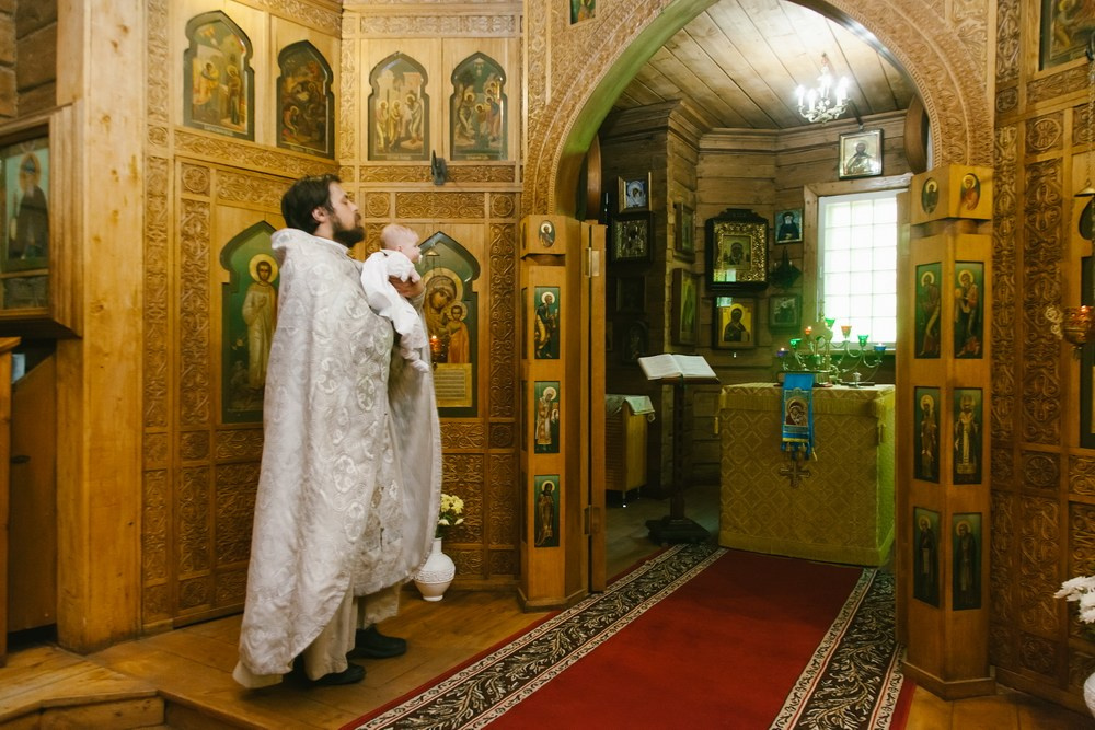 Крещение Церковь Иконы Божией Матери Казанской. Вырица. Фотограф на крещение в Санкт Петербурге