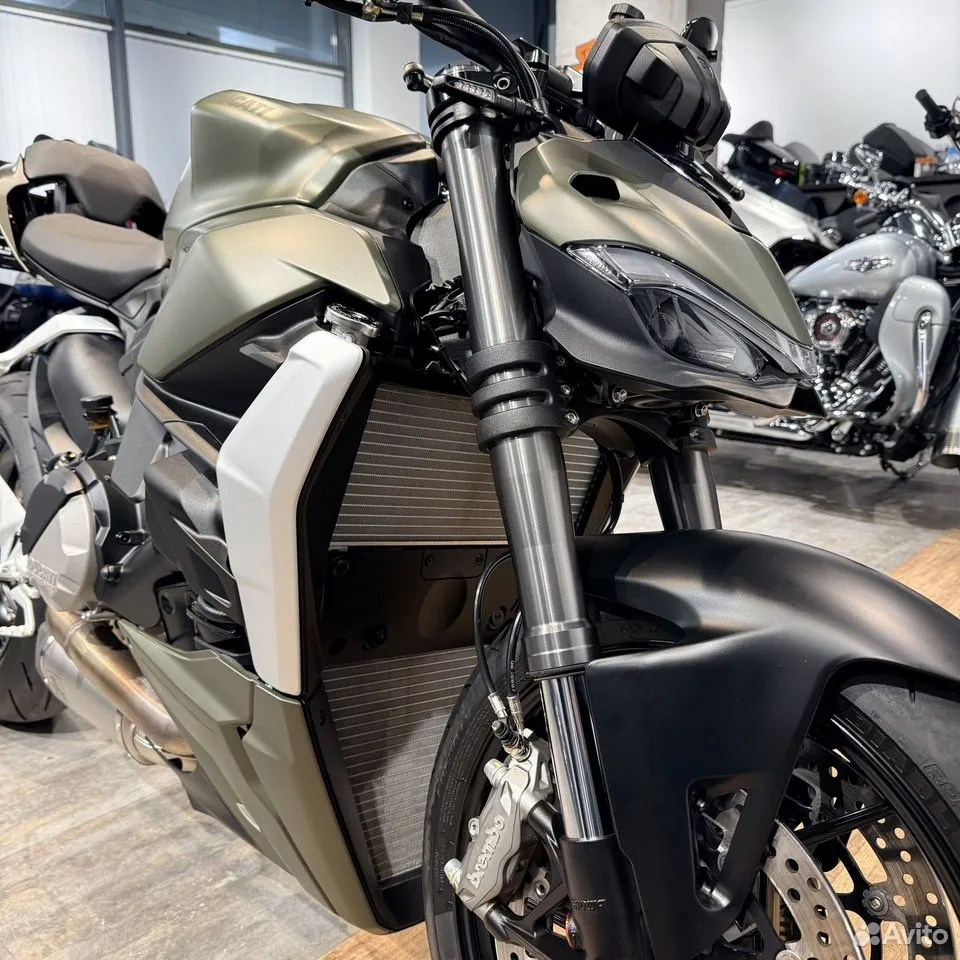 Ducati Streetfighter V2, 2023. Hello Davidson, Москва. Только хорошие мотоциклы…