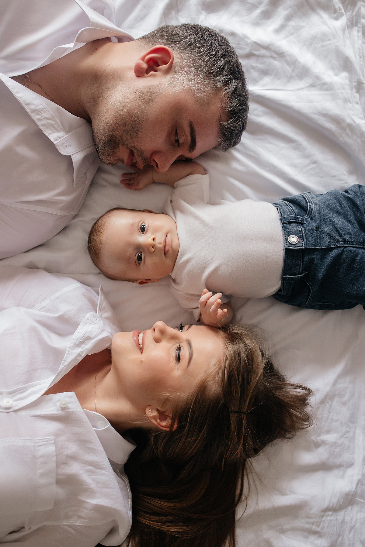 Семейная фотосессия в фотостудии и на природе в Твери. Свадебный и семейный фотограф в Твери и Тверской области