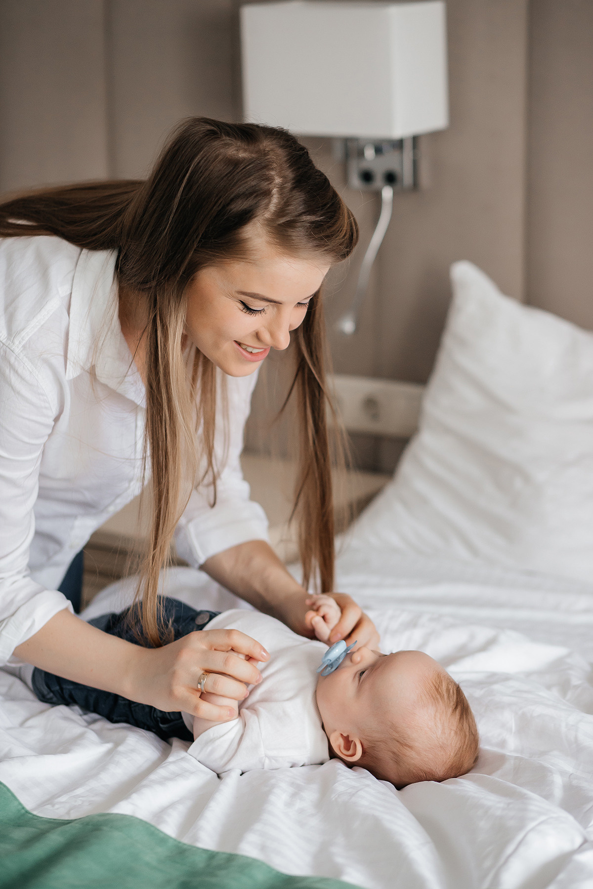 Семейная фотосессия в фотостудии и на природе в Твери. Свадебный и семейный фотограф в Твери и Тверской области
