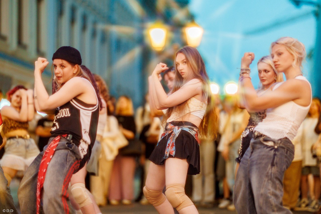 Cover dance in public'. Различные мероприятия и просто фотографии людей