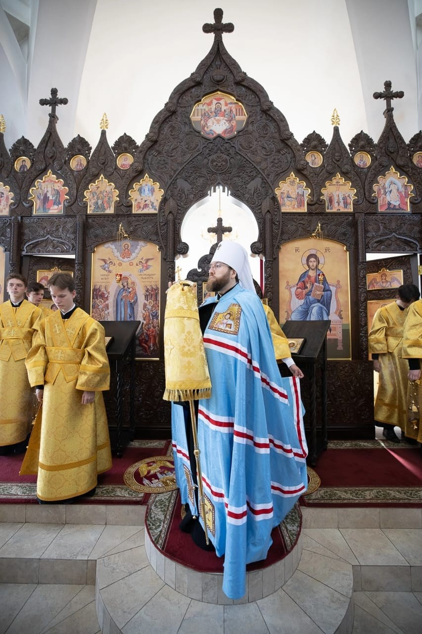 Митрополит Игнатий совершил божественную литургию в храме Всех скорбящих Радость. Саратовское Северо-Западное благочиние