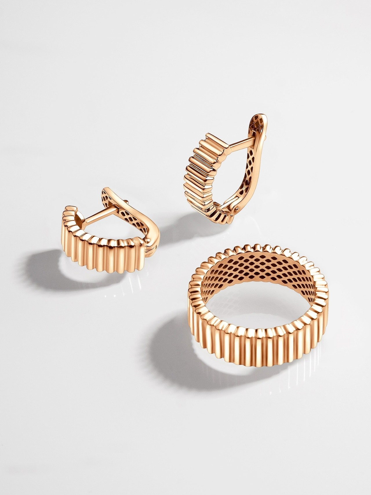 Фотограф ювелирных изделий в Кирове. Предметный фотограф Киров. Съемка для маркетплейсов