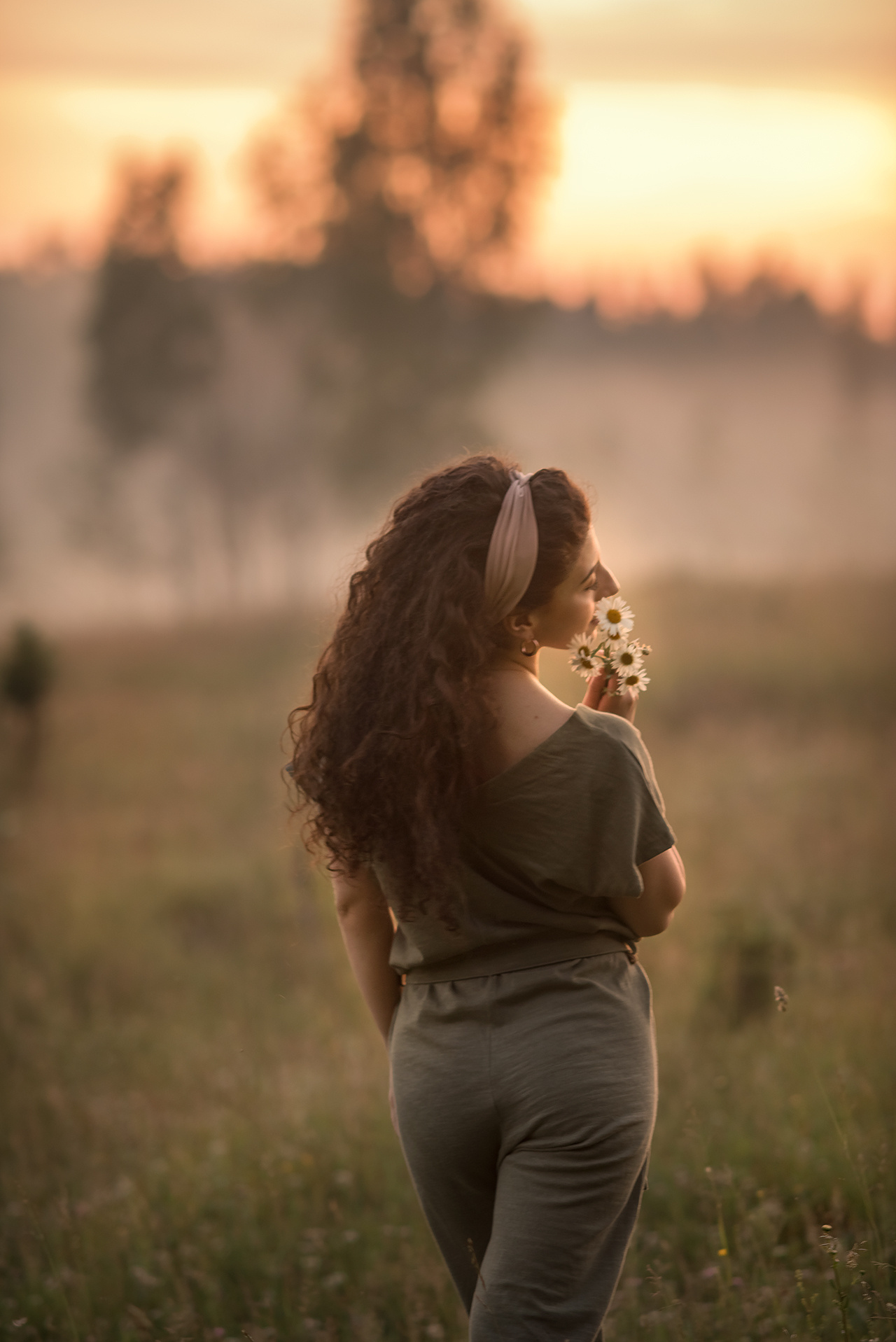 Женщина пахнет цветами…. Фотограф Юлия Кондратьева