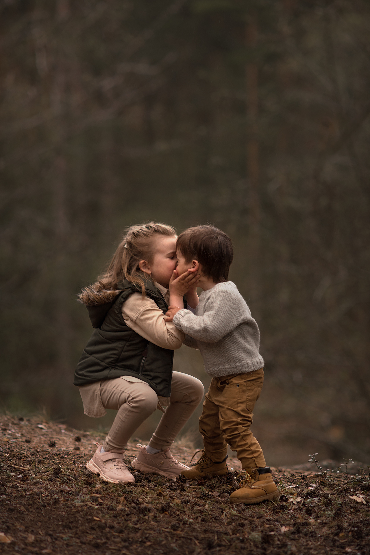 Фотосессия в сосновом лесу Сестрорецка. Фотограф Юлия Кондратьева