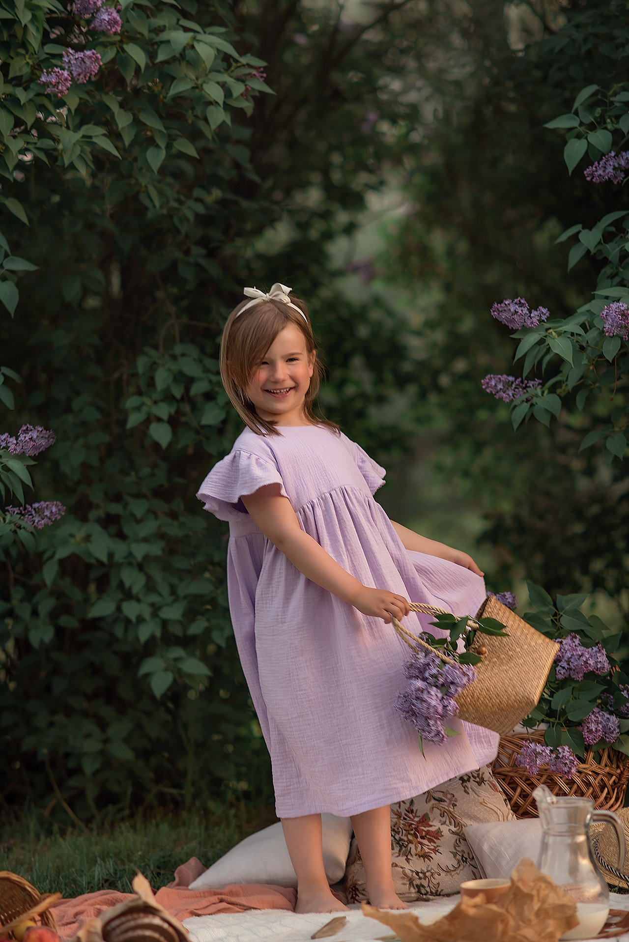 Фотосессия в сирени. Фотограф Юлия Кондратьева