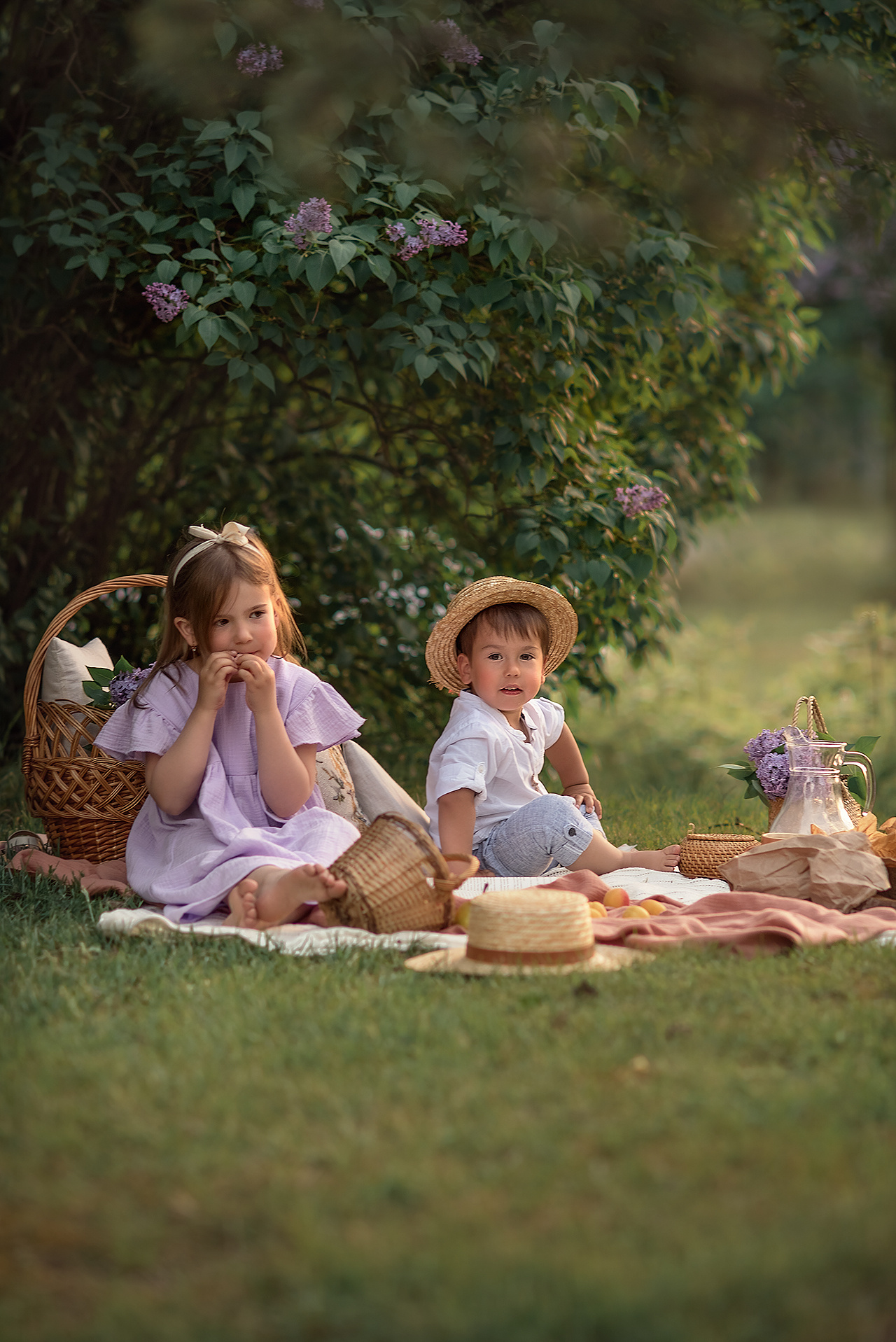 Фотосессия в сирени. Фотограф Юлия Кондратьева
