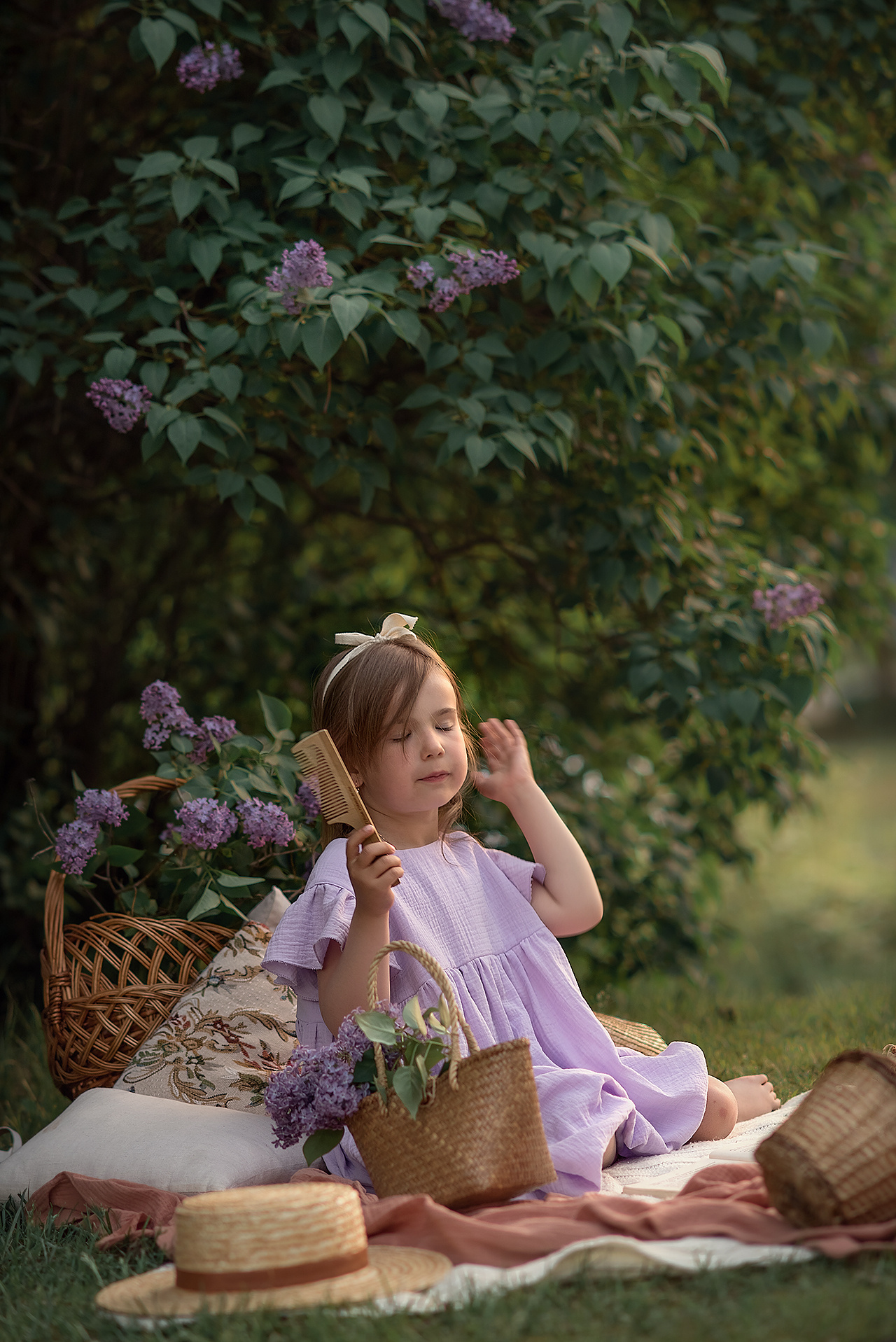 Фотосессия в сирени. Фотограф Юлия Кондратьева