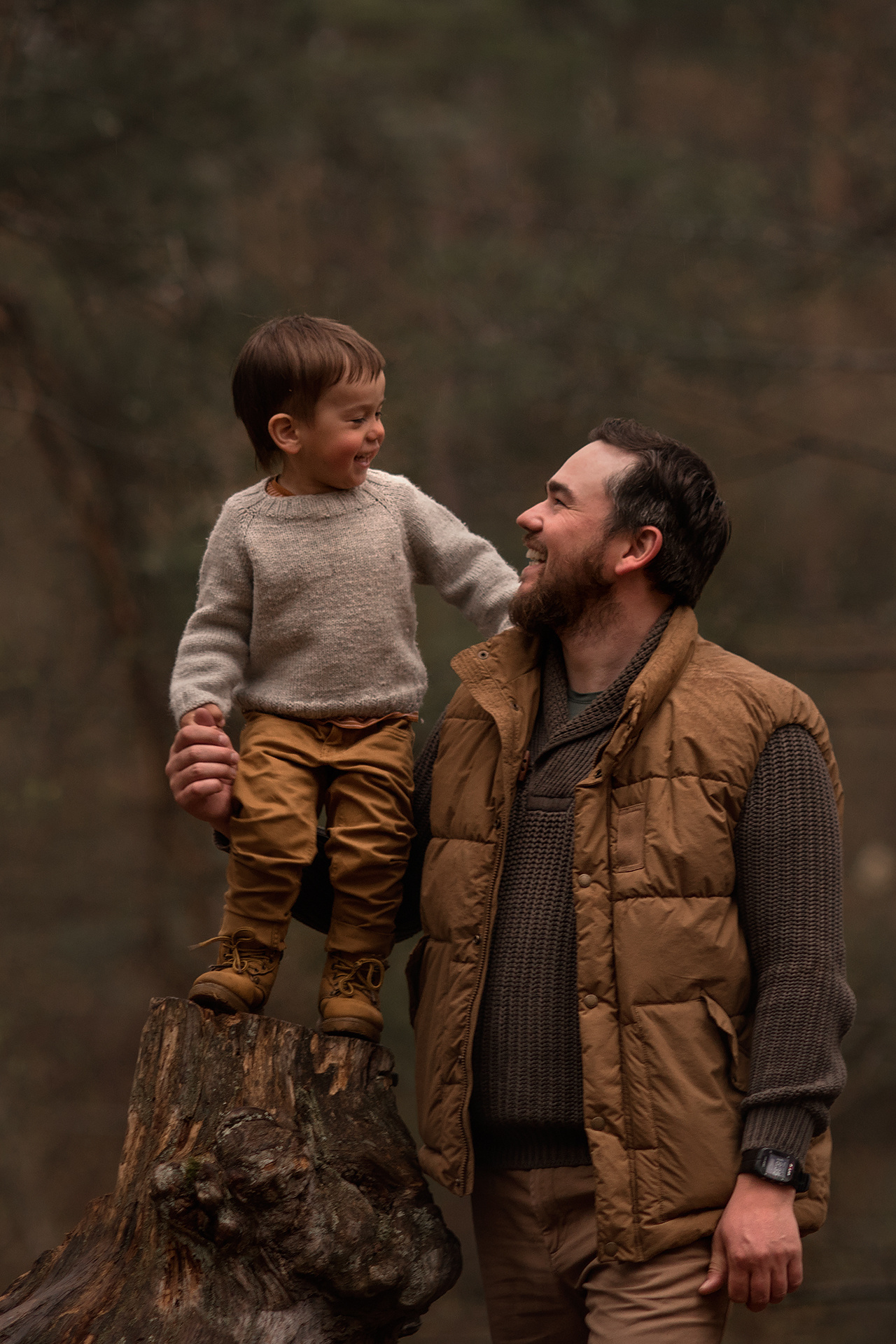 Фотосессия в сосновом лесу Сестрорецка. Фотограф Юлия Кондратьева