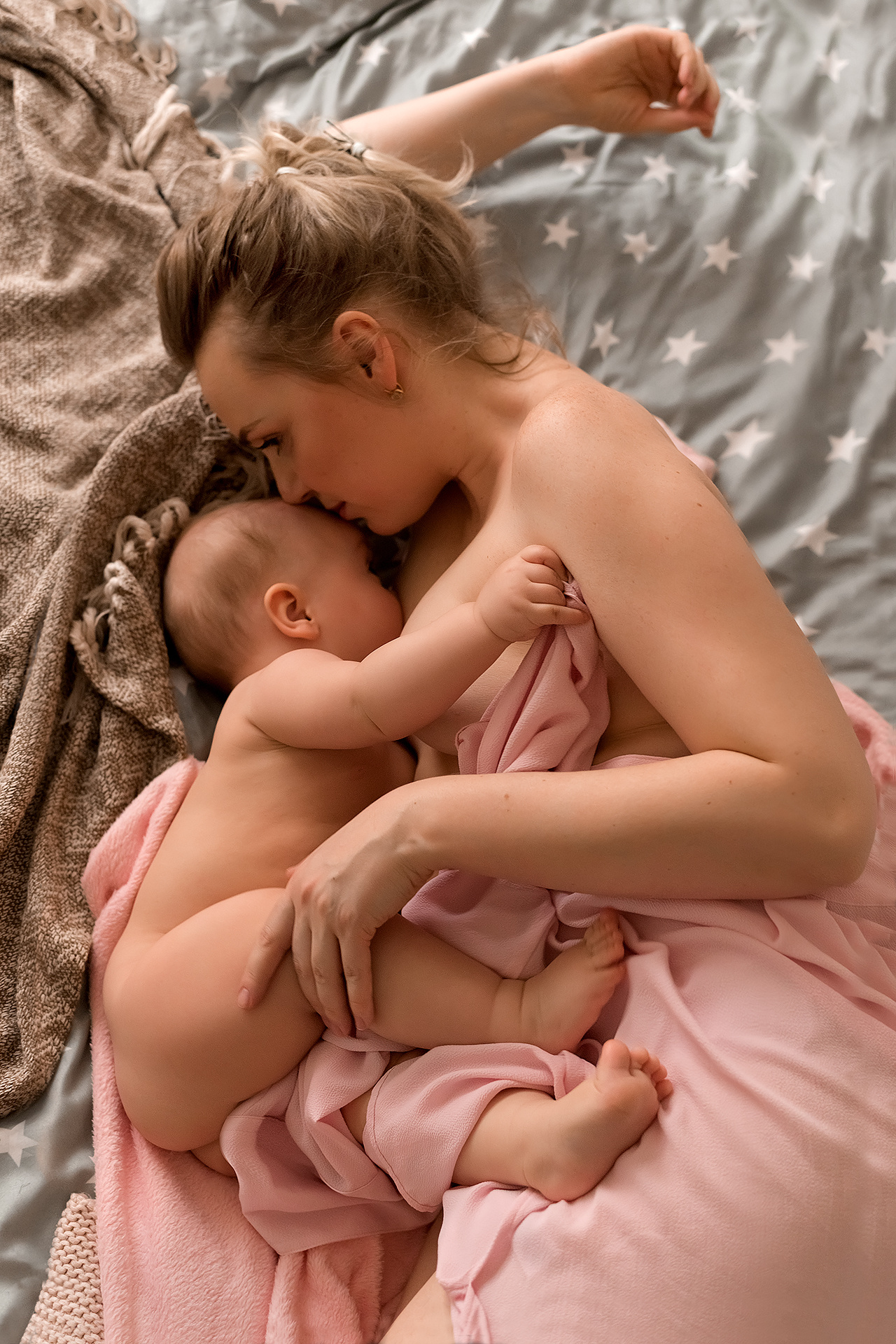 Фотосессия материнства и грудного кормления. Фотограф Юлия Кондратьева