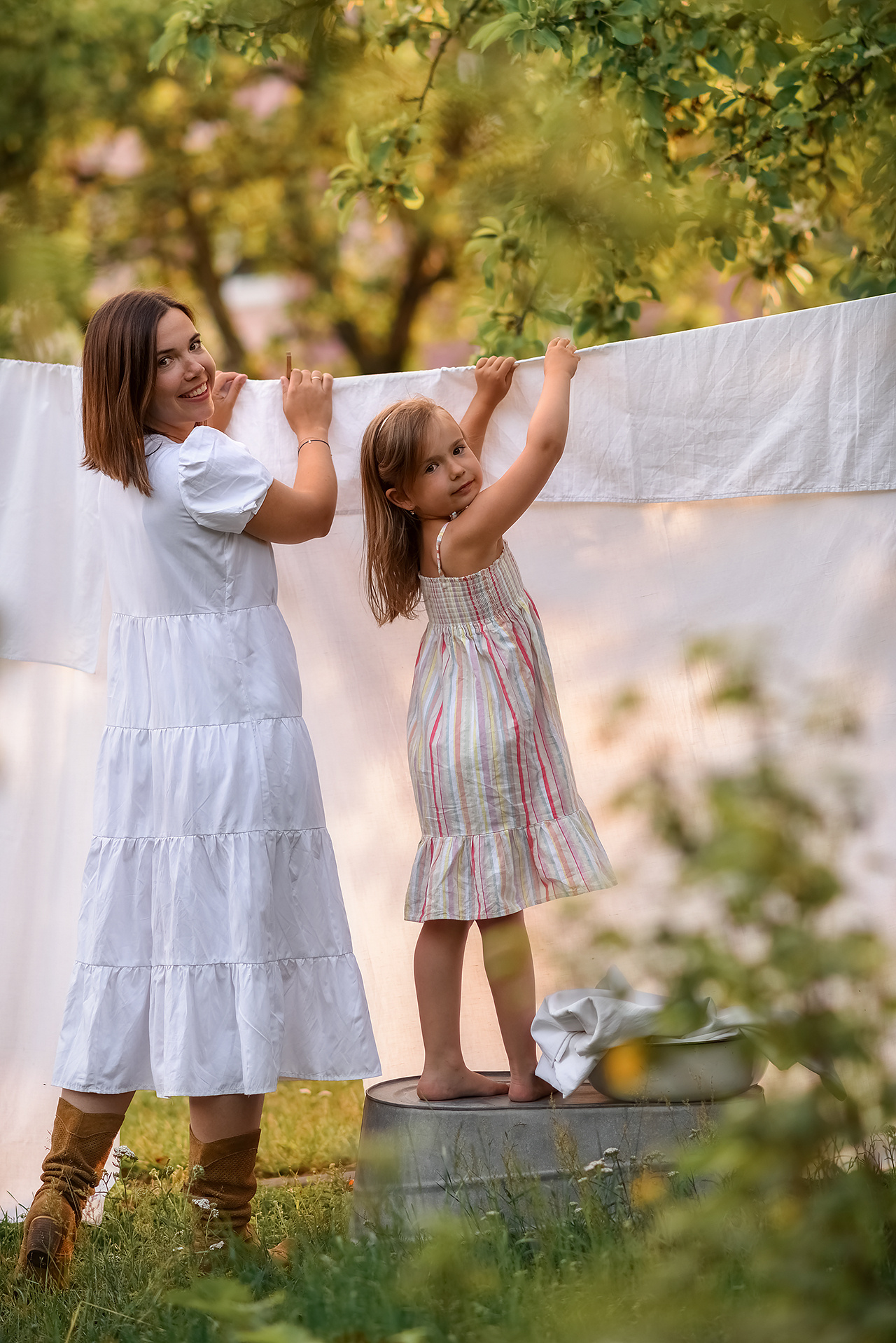 Фотосессия с белыми простынями. Фотограф Юлия Кондратьева