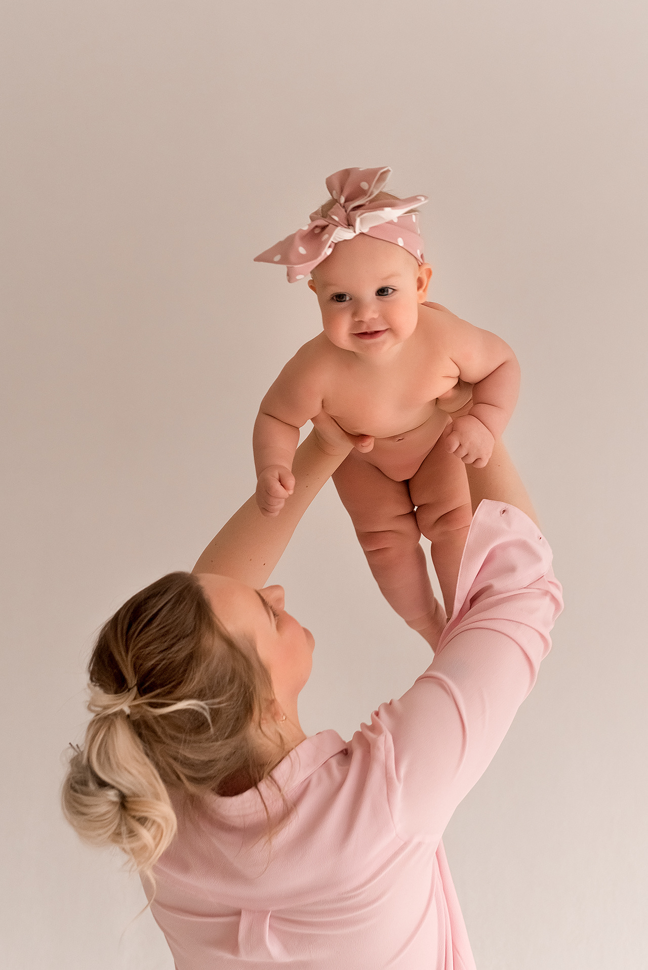 Фотосессия материнства и грудного кормления. Фотограф Юлия Кондратьева