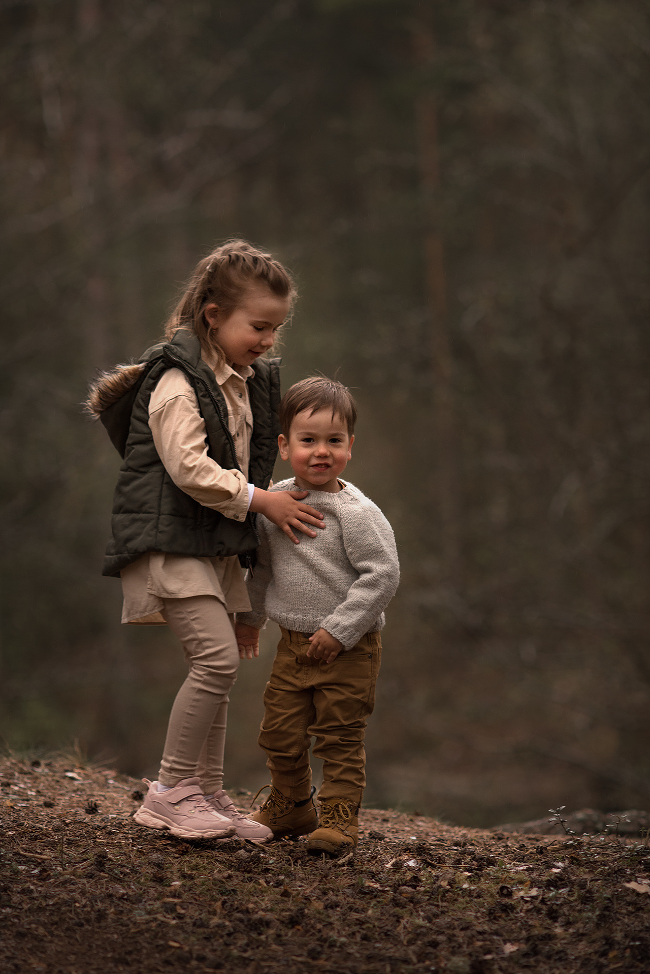 Фотосессия в сосновом лесу Сестрорецка. Фотограф Юлия Кондратьева