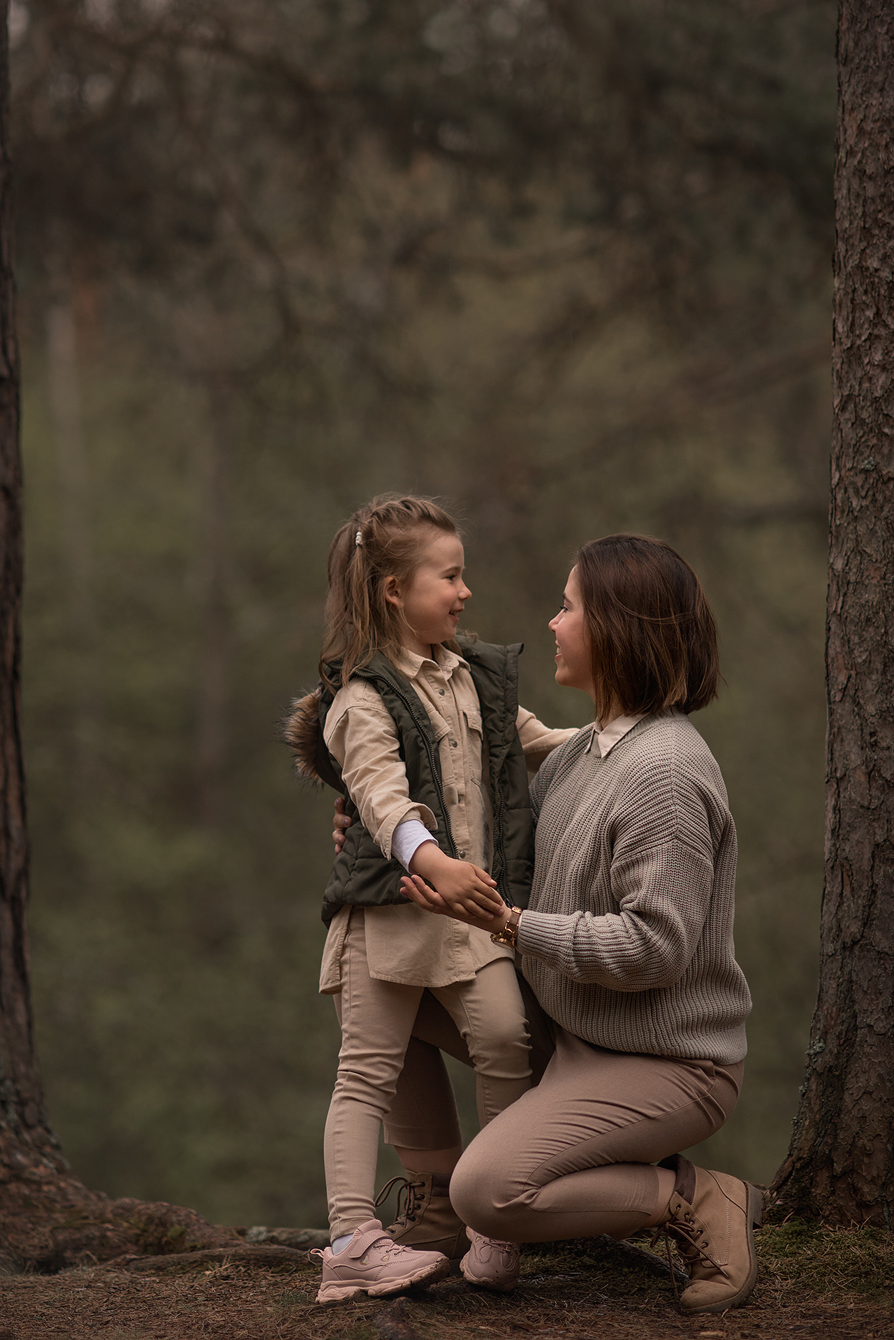 Фотосессия в сосновом лесу Сестрорецка. Фотограф Юлия Кондратьева