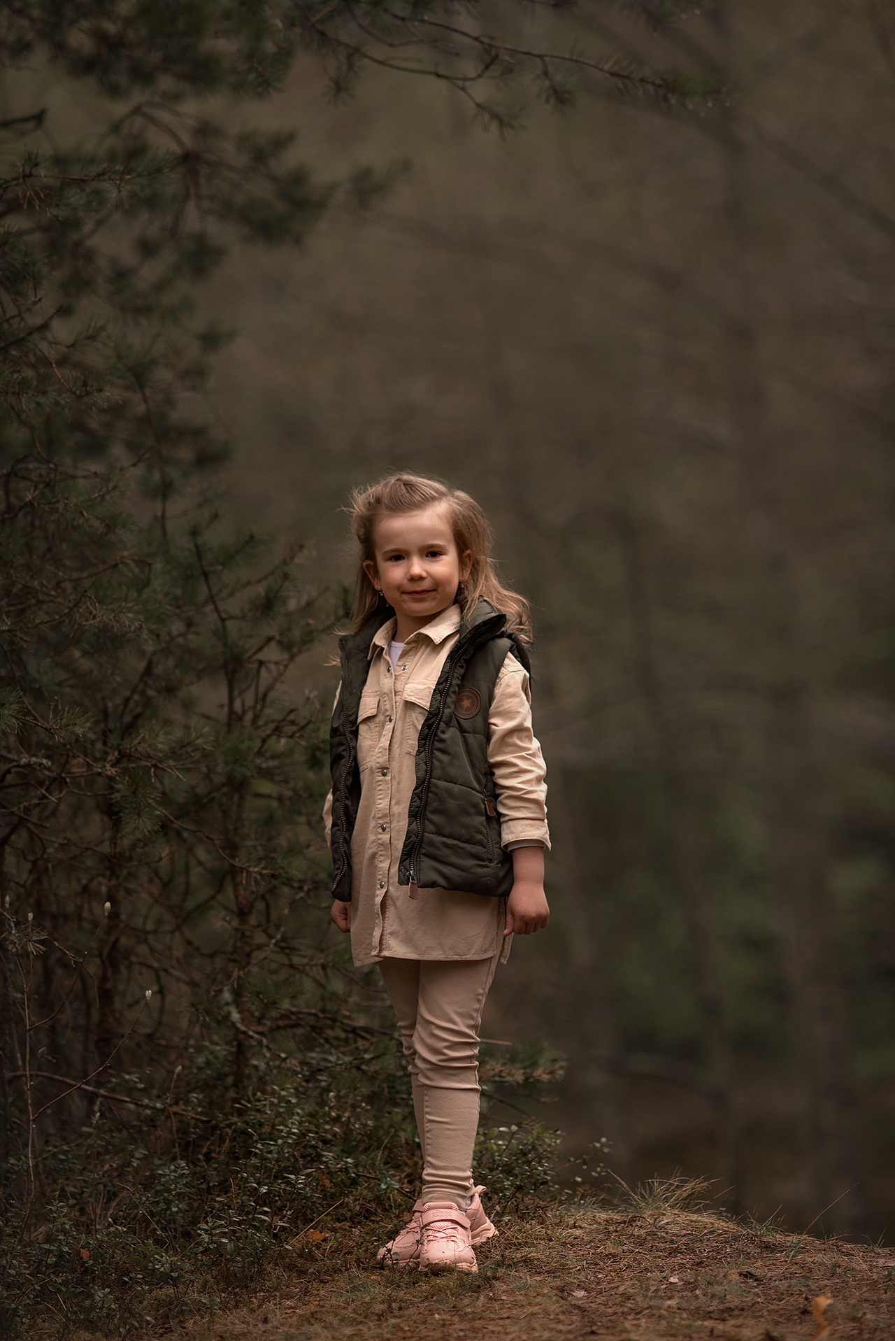 Фотосессия в сосновом лесу Сестрорецка. Фотограф Юлия Кондратьева