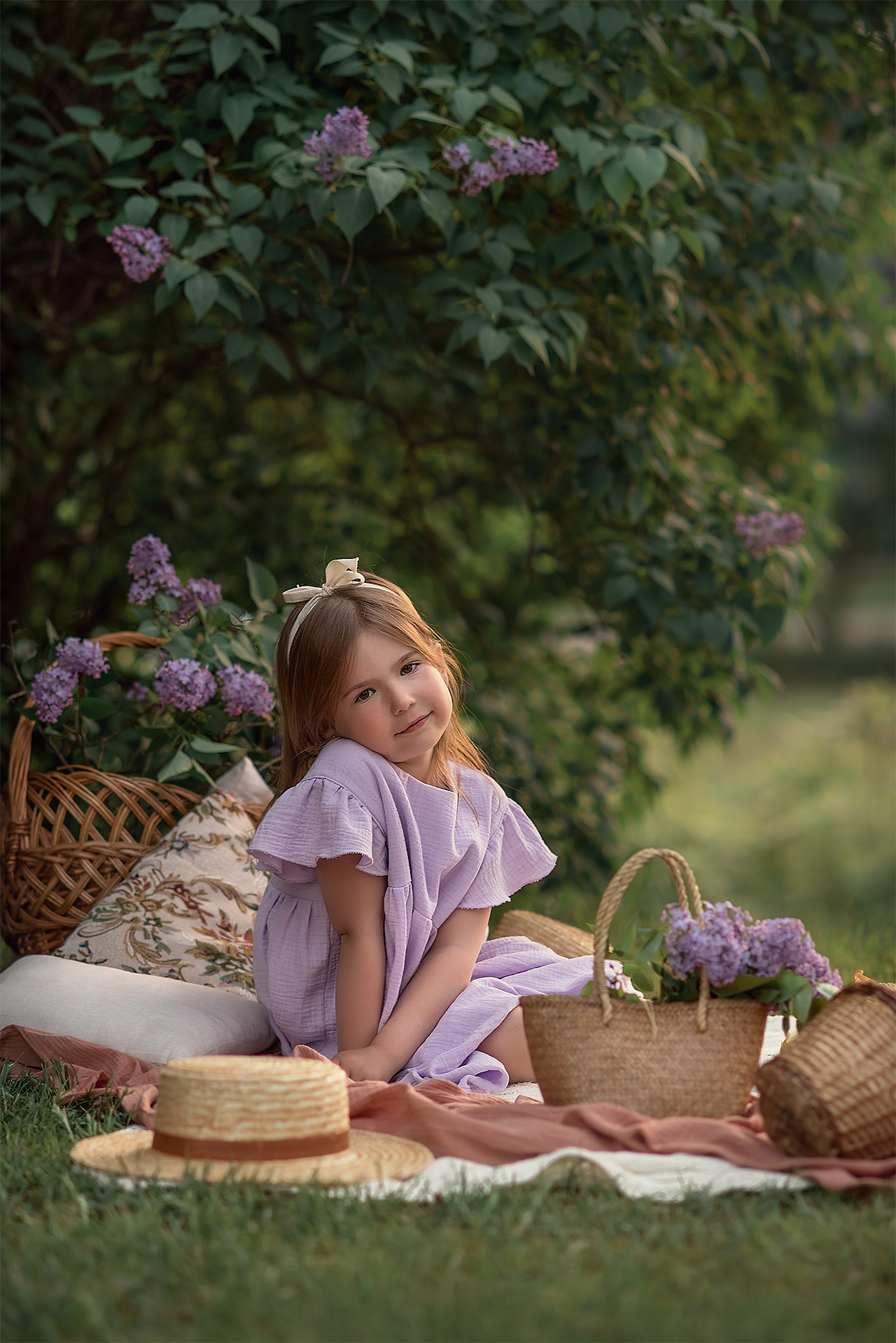 Фотосессия в сирени. Фотограф Юлия Кондратьева