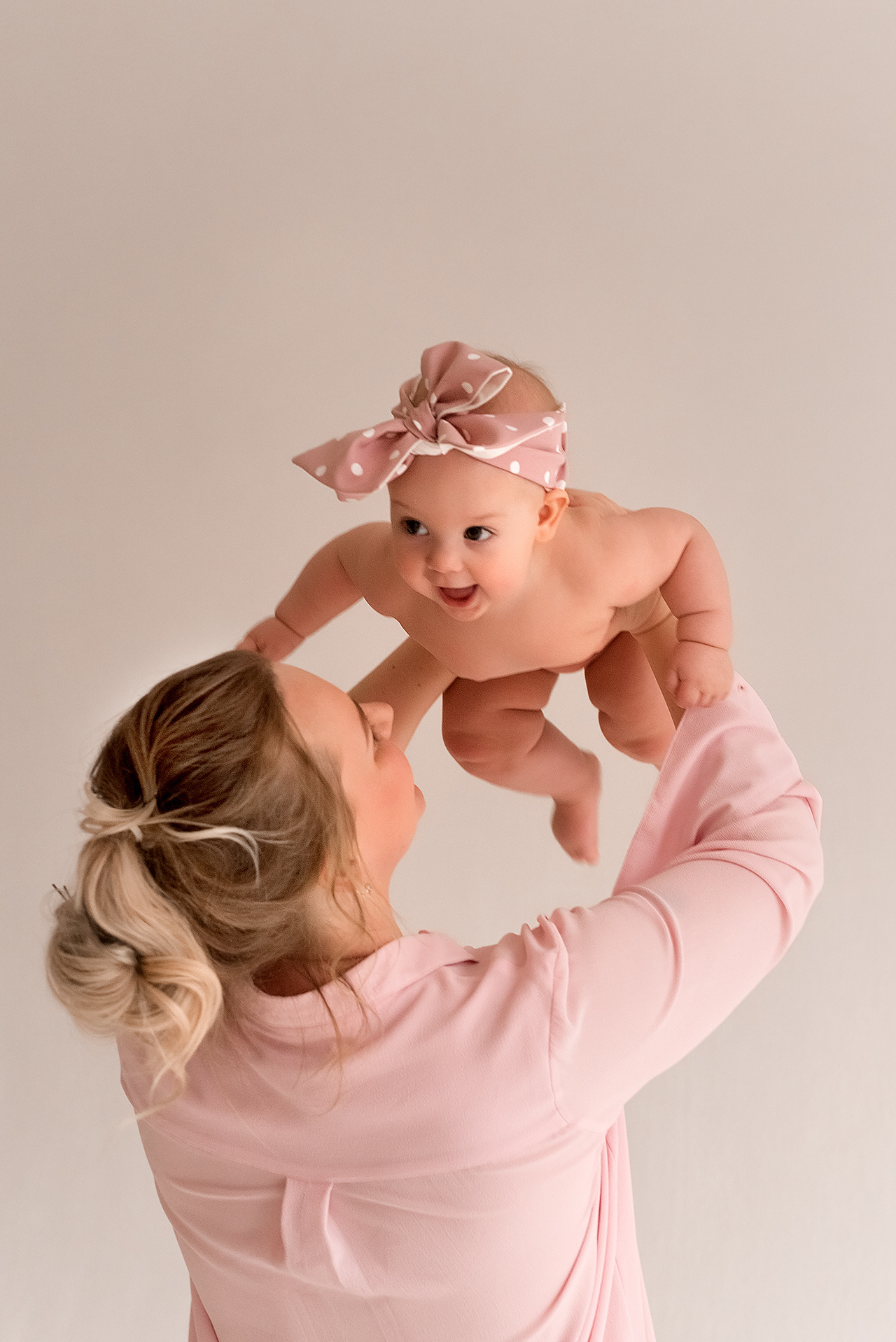 Фотосессия материнства и грудного кормления. Фотограф Юлия Кондратьева