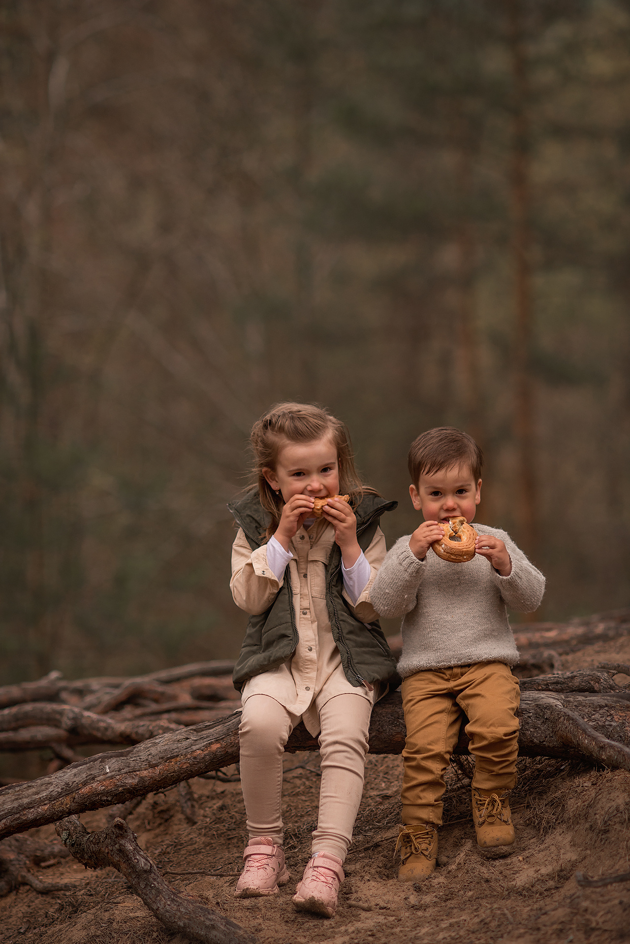 Фотосессия в сосновом лесу Сестрорецка. Фотограф Юлия Кондратьева