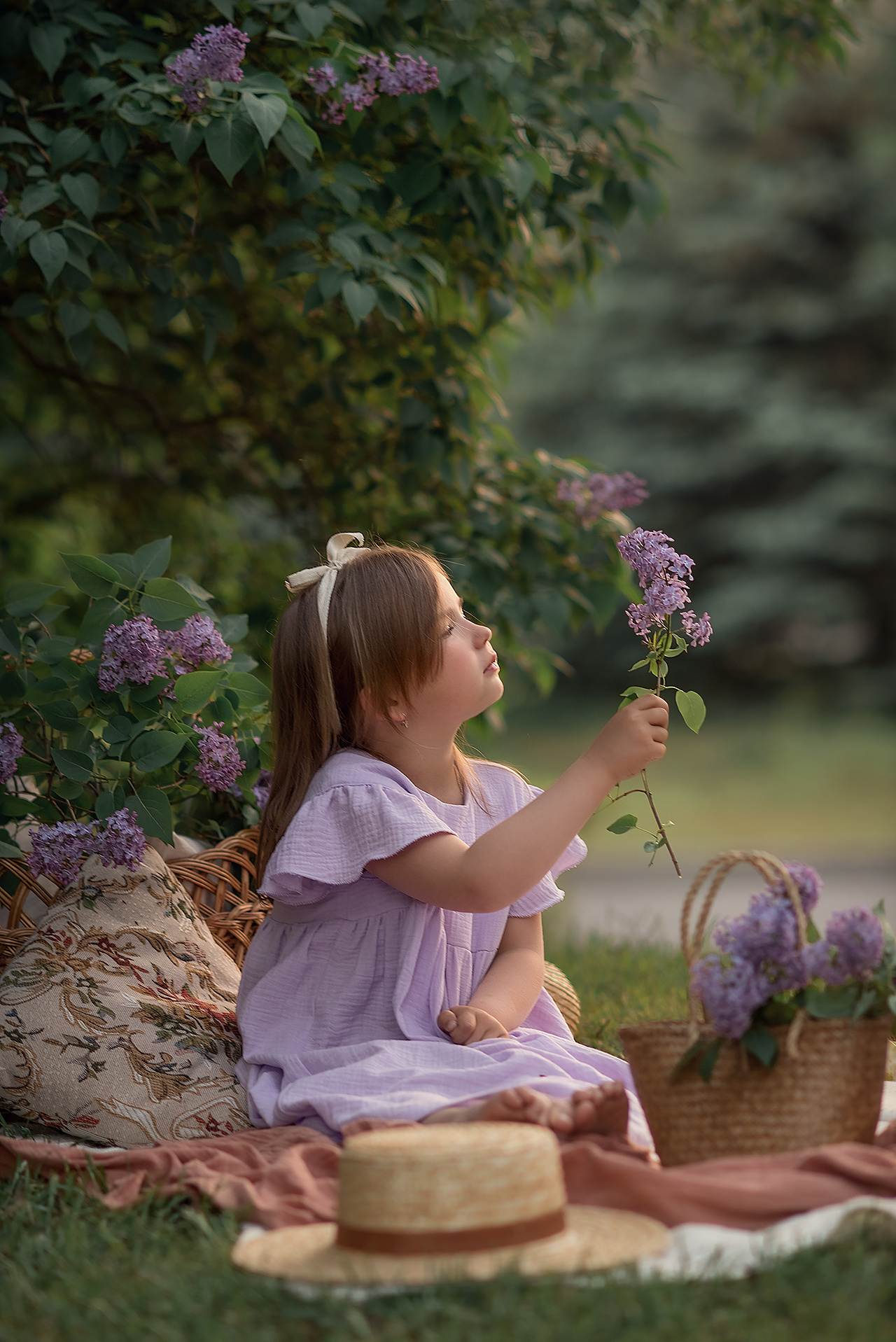 Фотосессия в сирени. Фотограф Юлия Кондратьева