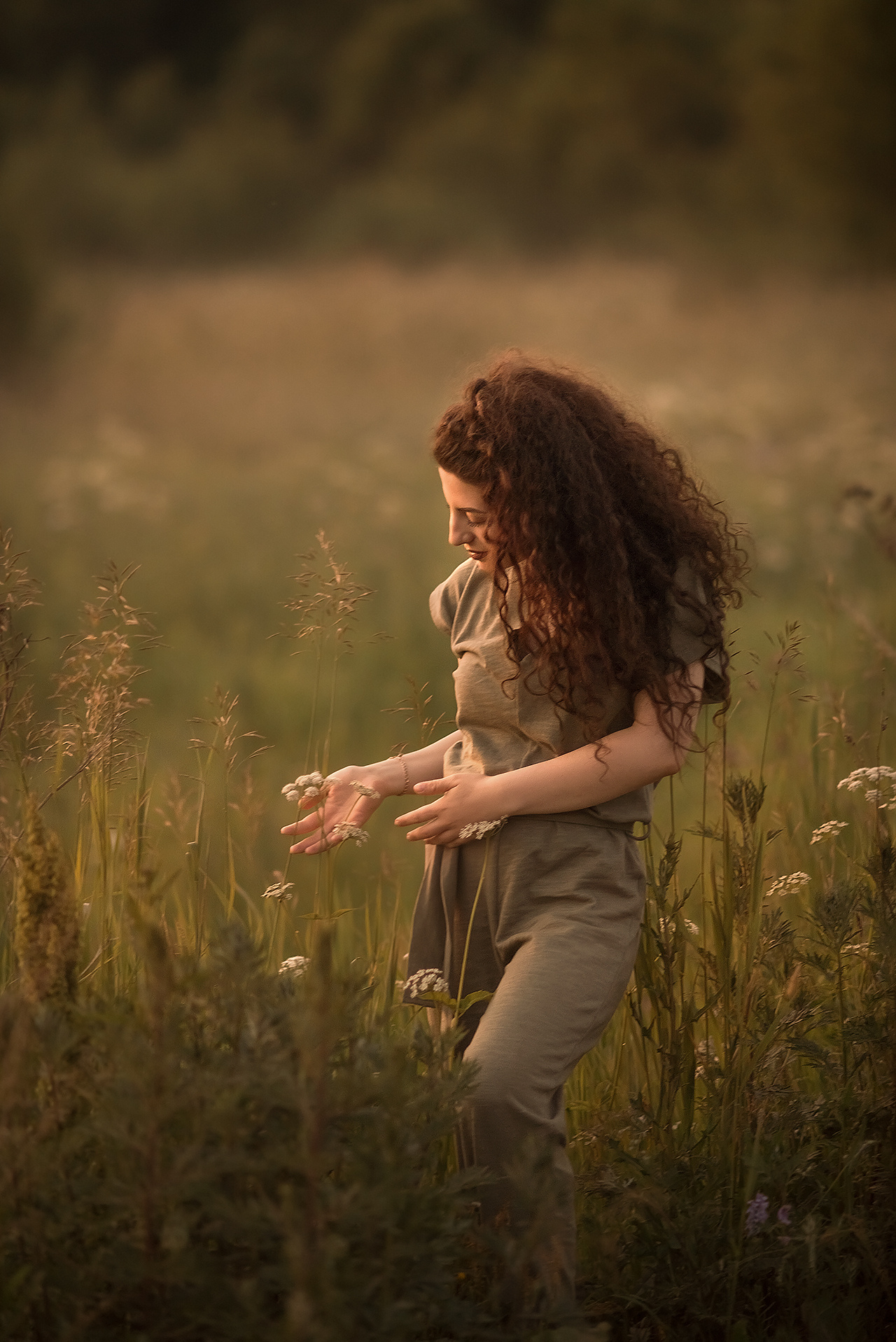 Женщина пахнет цветами…. Фотограф Юлия Кондратьева