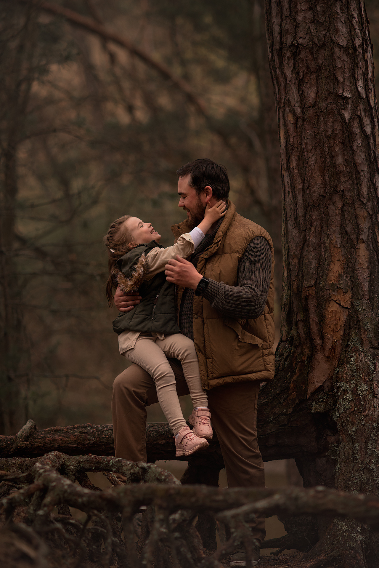 Фотосессия в сосновом лесу Сестрорецка. Фотограф Юлия Кондратьева