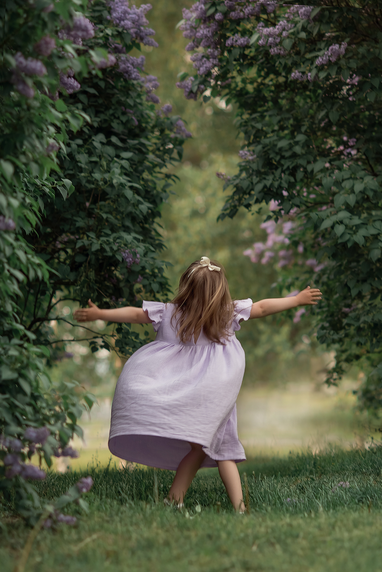 Фотосессия в сирени. Фотограф Юлия Кондратьева
