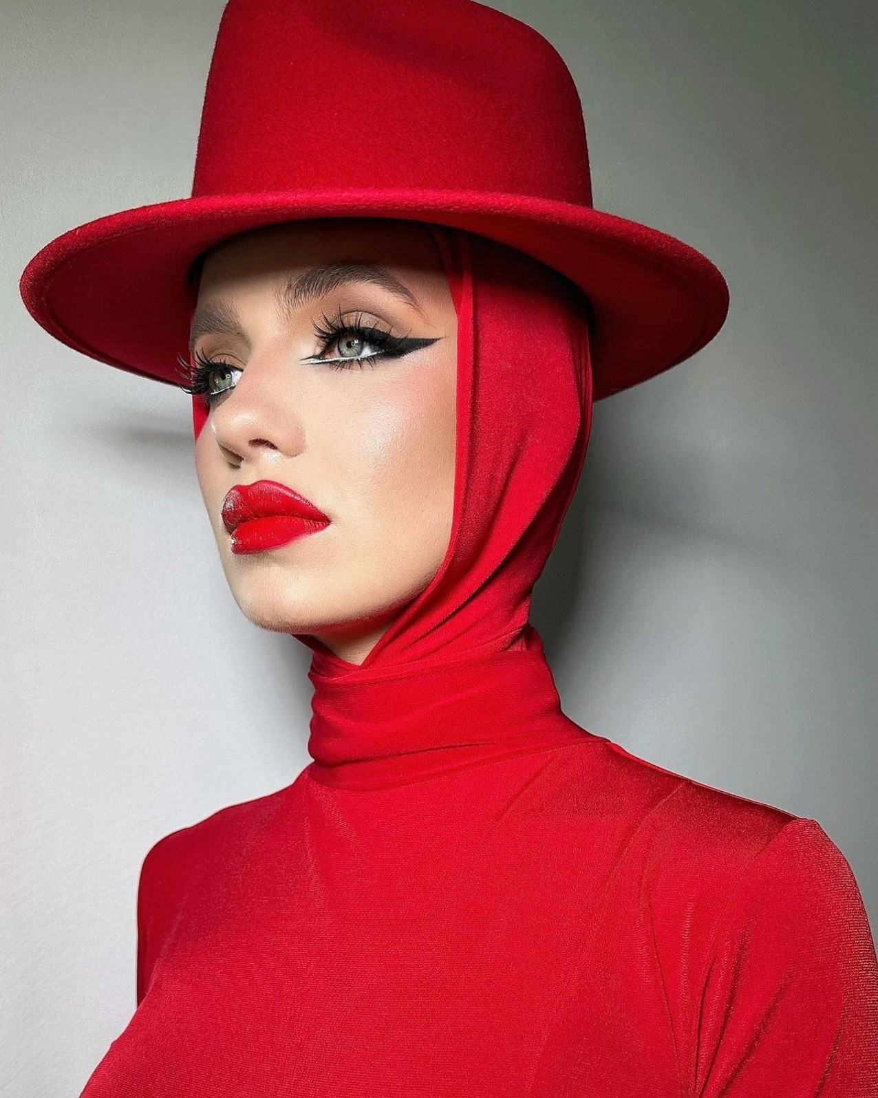 Шляпа 300 руб/час| Залоговая стоимость - 4000 руб 