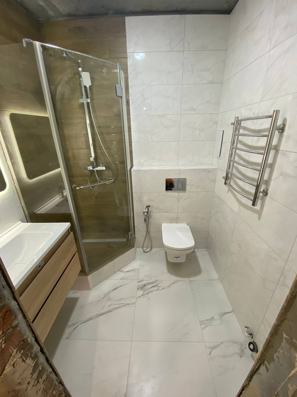 Ванная комната (ул. Краснококшайская д. 84а). Ремонт санузла, туалета, ванной под ключ в Казани. Укладка плитки