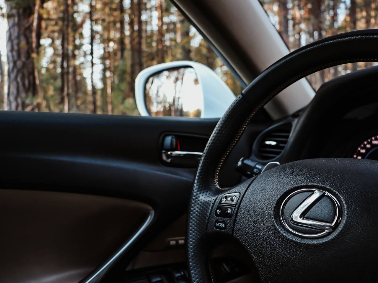 Фотосессия «Тандем инь‑ян: Mazda & Lexus». Душевный фотограф в Ноябрьске