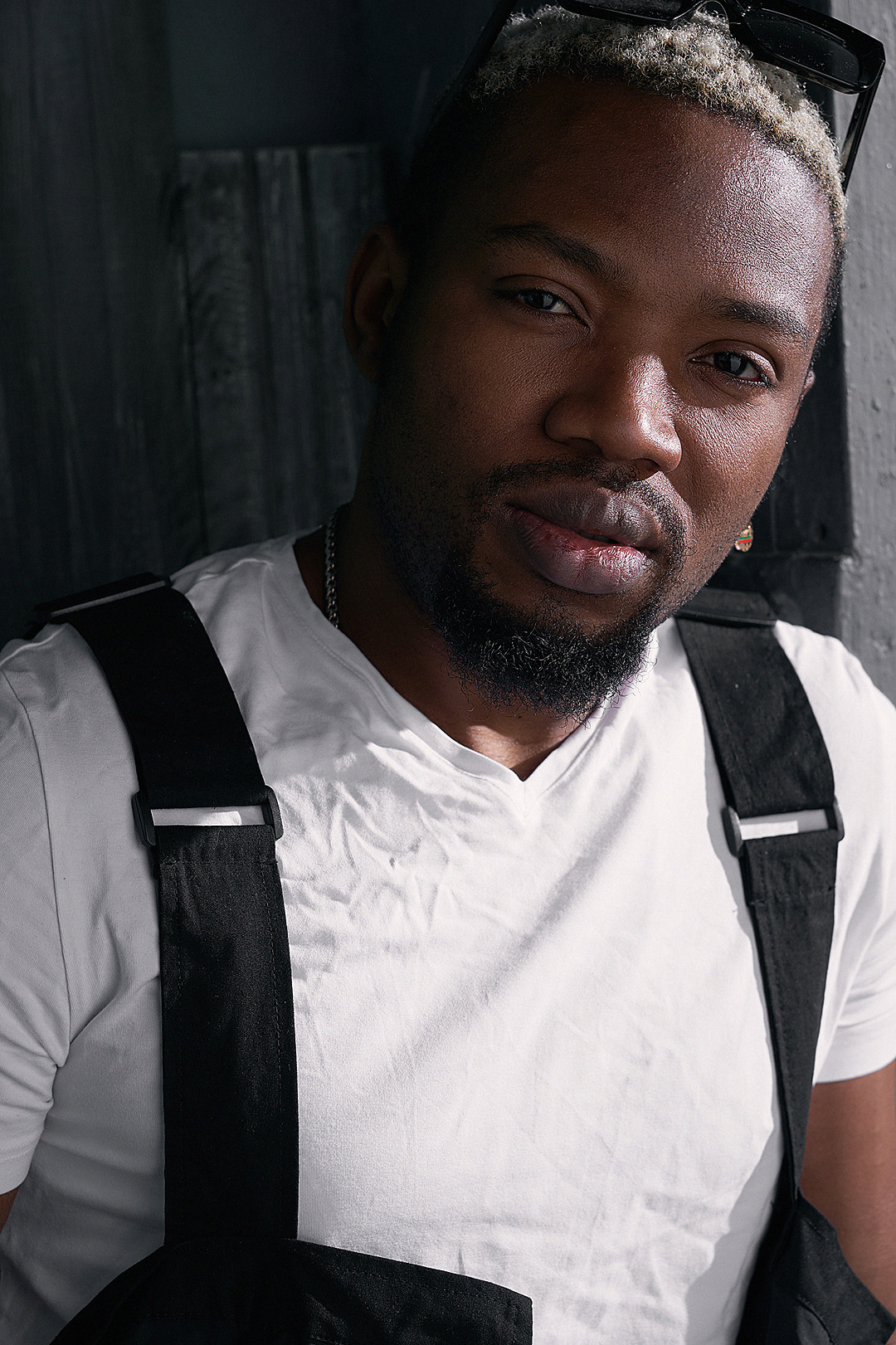 Мужской портрет в фотостудии