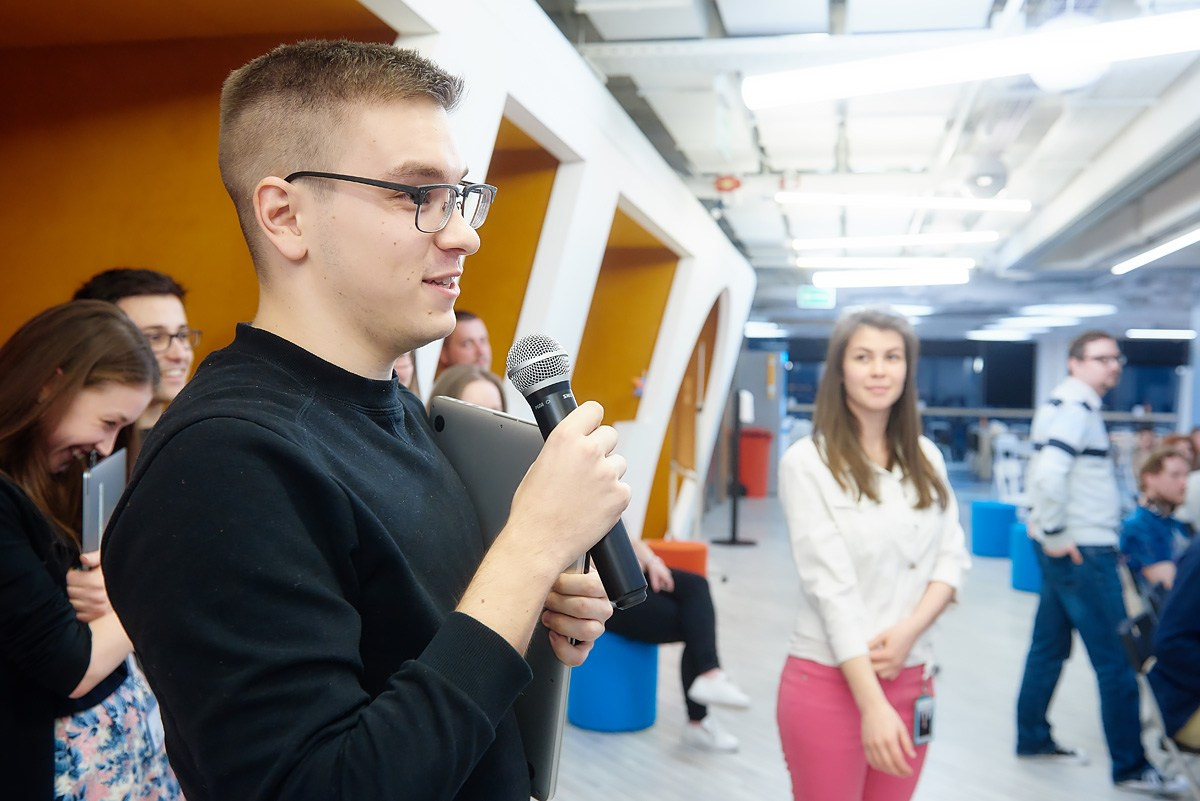 Нейромонах Феофан в Avito. Репортажный фотограф в Москве Вадим Францев