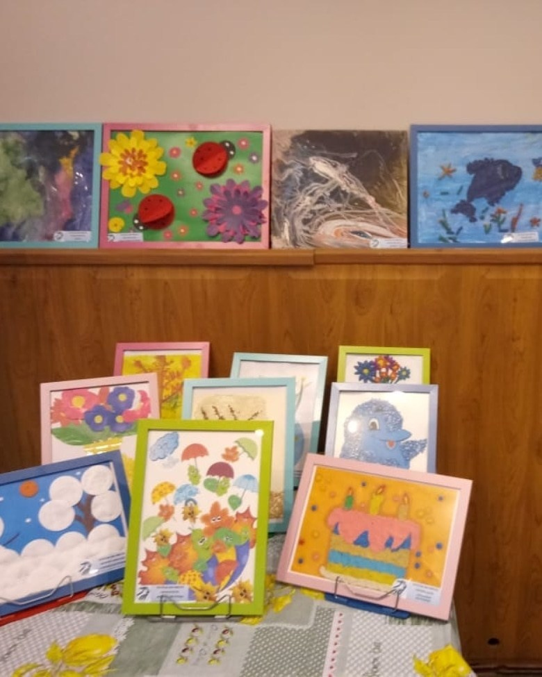 Волшебство в деталях: как наши работы обрели особое обрамление благодаря добрым сердцам! 🎨✨