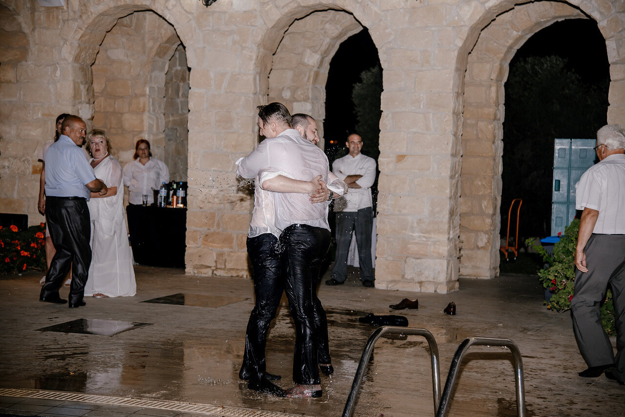 Садьба на Кипре. Свадебный фотограф и видеооператор Андрей Любовинин