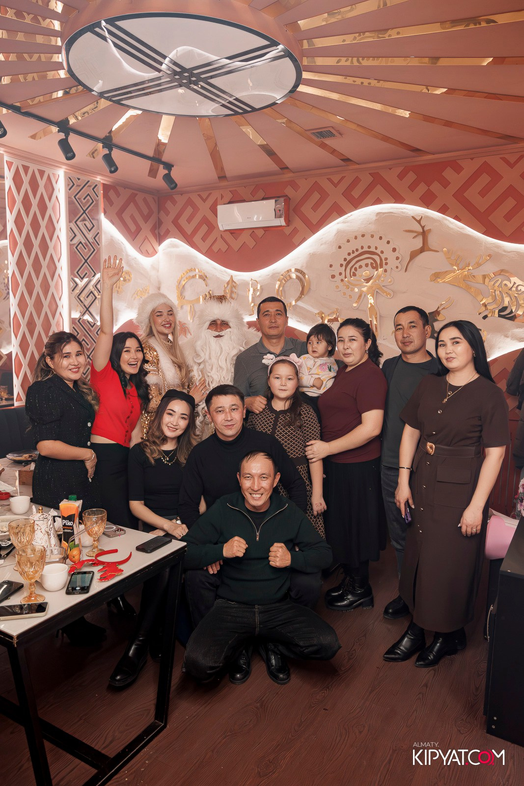 УХО И МЕДВЕДЬ НА ГАГАРИНА. КИПЯТКОМ АЛМАТЫ! Фотосъемка мероприятий в Алматы