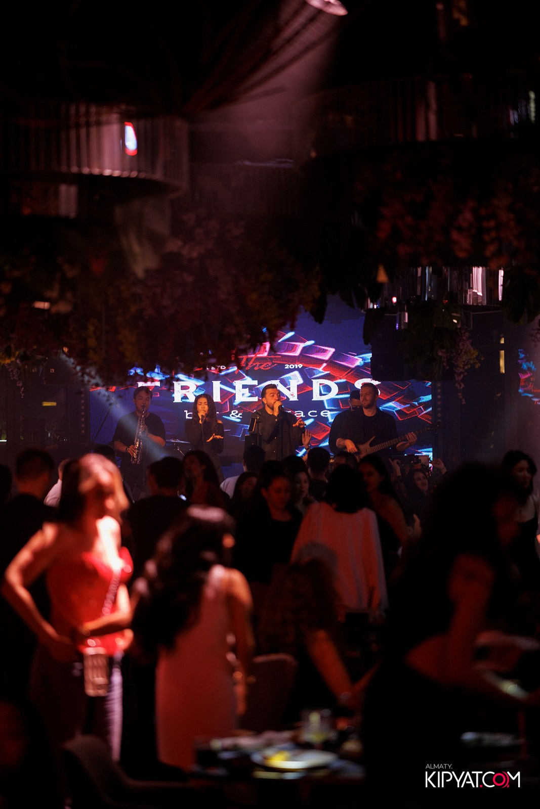 FRIENDS BAR & TERRACE. КИПЯТКОМ АЛМАТЫ! Фотосъемка мероприятий в Алматы