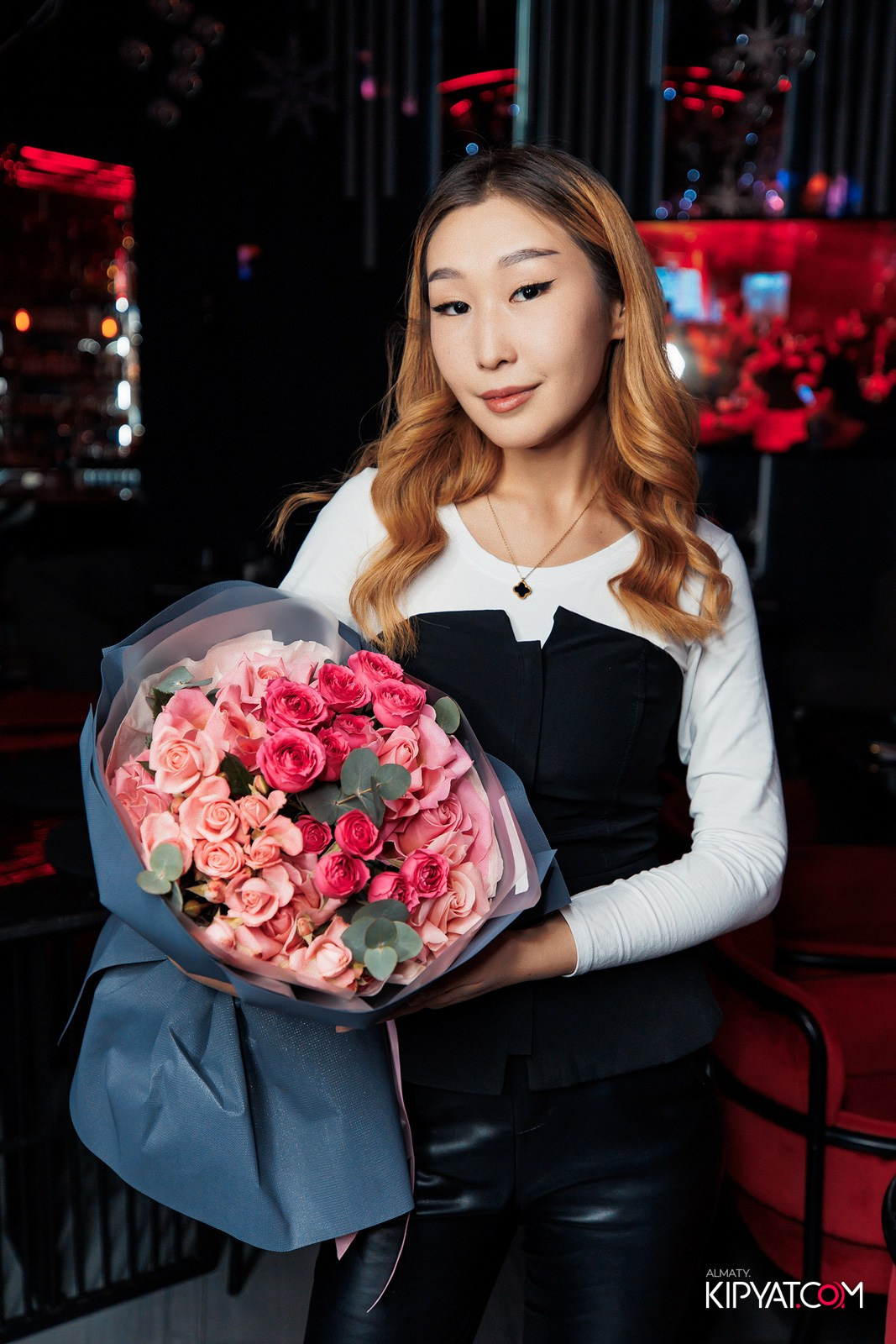 FRIENDS BAR & TERRACE. КИПЯТКОМ АЛМАТЫ!