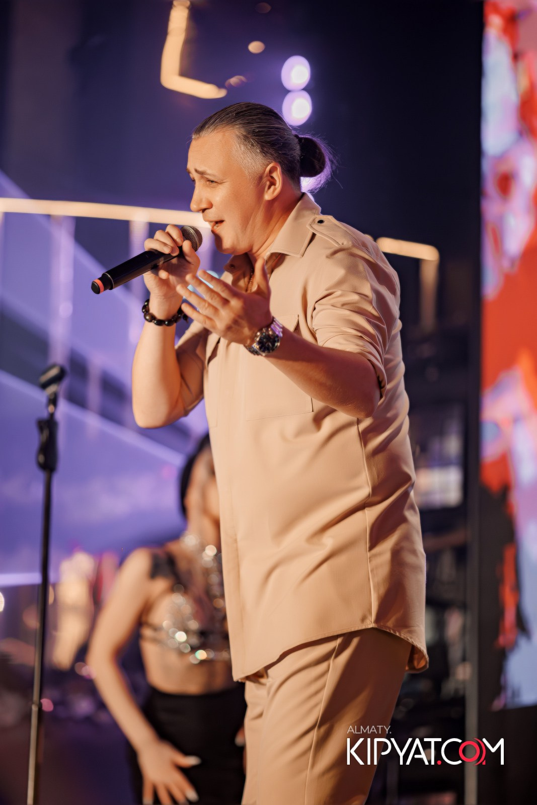 SANTA BARBARA — ПИТ ДЖЕЙСОН (ГР. ПРЕМЬЕР-МИНИСТР) И ИЛЬЯ ЗУДИН (ГР. ДИНАМИТ) НА ПРЕДНОВОГОДНЕЙ ВЕЧЕРИНКЕ. КИПЯТКОМ АЛМАТЫ!