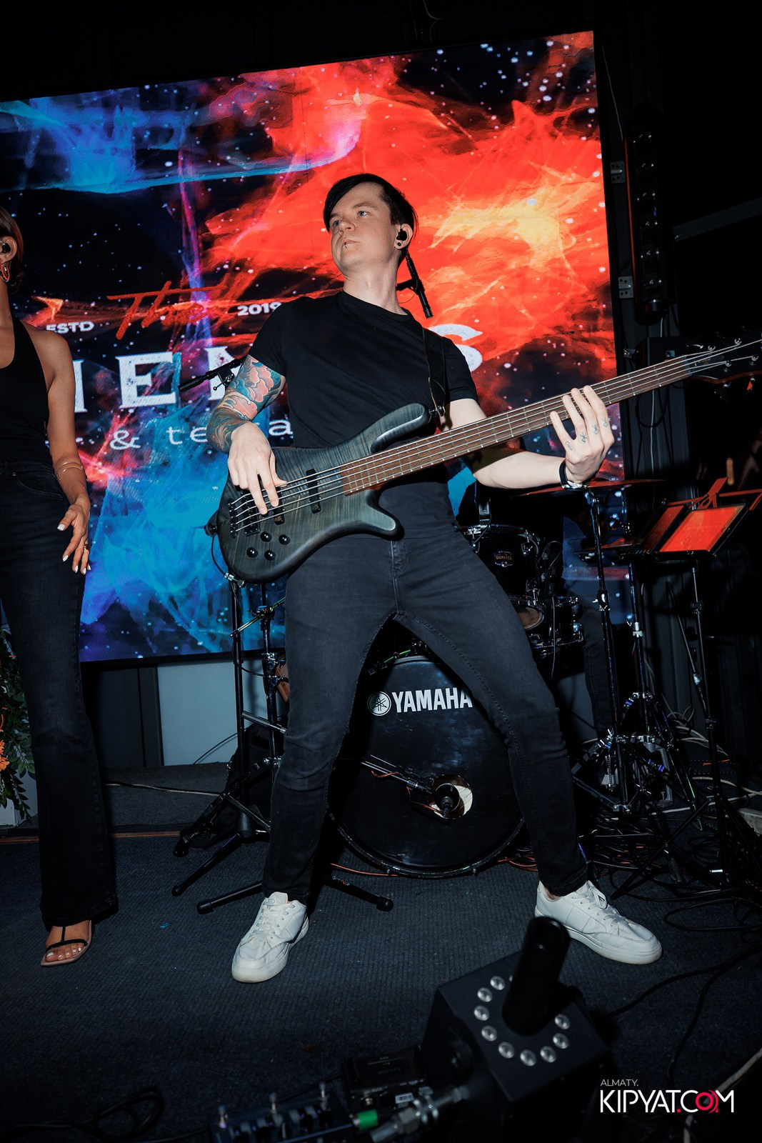 FRIENDS BAR & TERRACE. КИПЯТКОМ АЛМАТЫ!