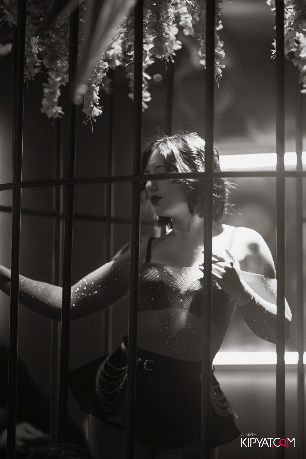 UYAT EMES BAR. КИПЯТКОМ АЛМАТЫ!