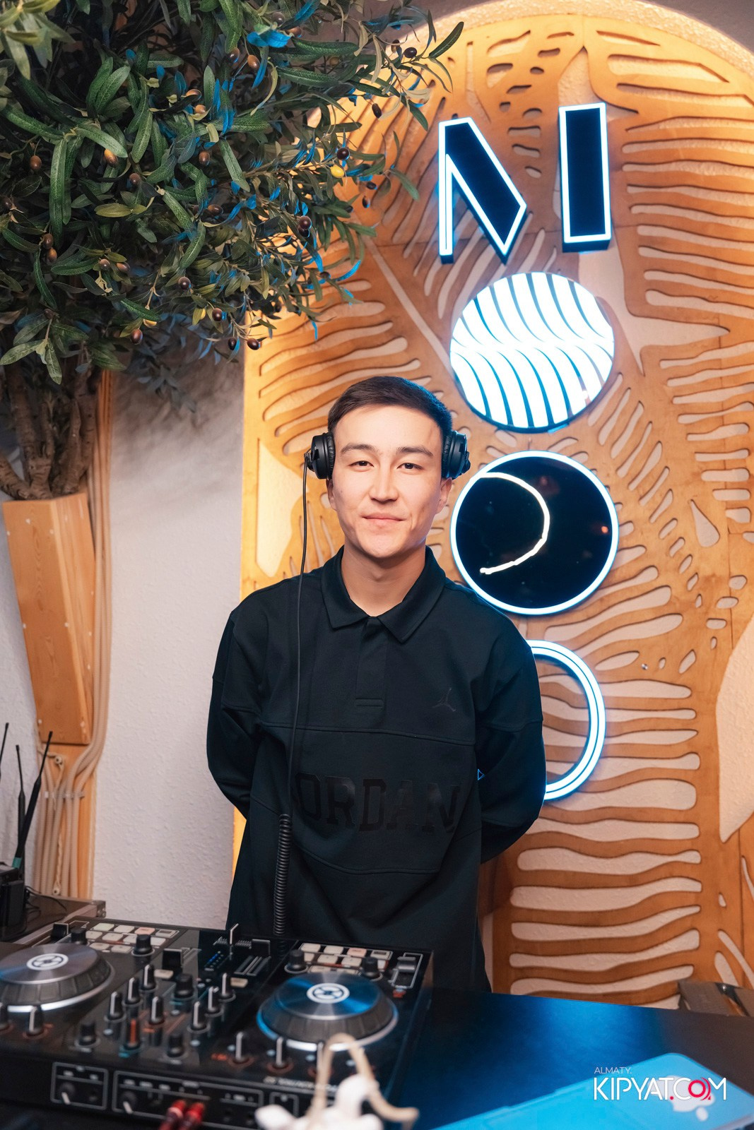 THE BROOKLN B MOOD KARAOKE & TERRACE. КИПЯТКОМ АЛМАТЫ!