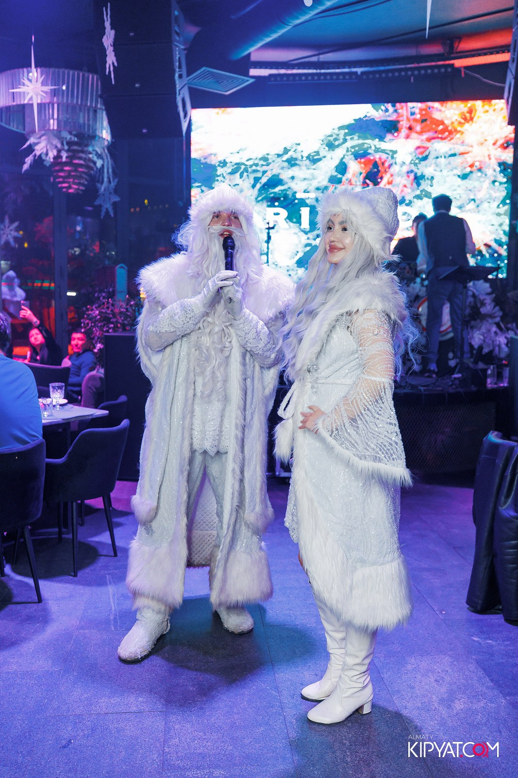 FRIENDS BAR & TERRACE. КИПЯТКОМ АЛМАТЫ!