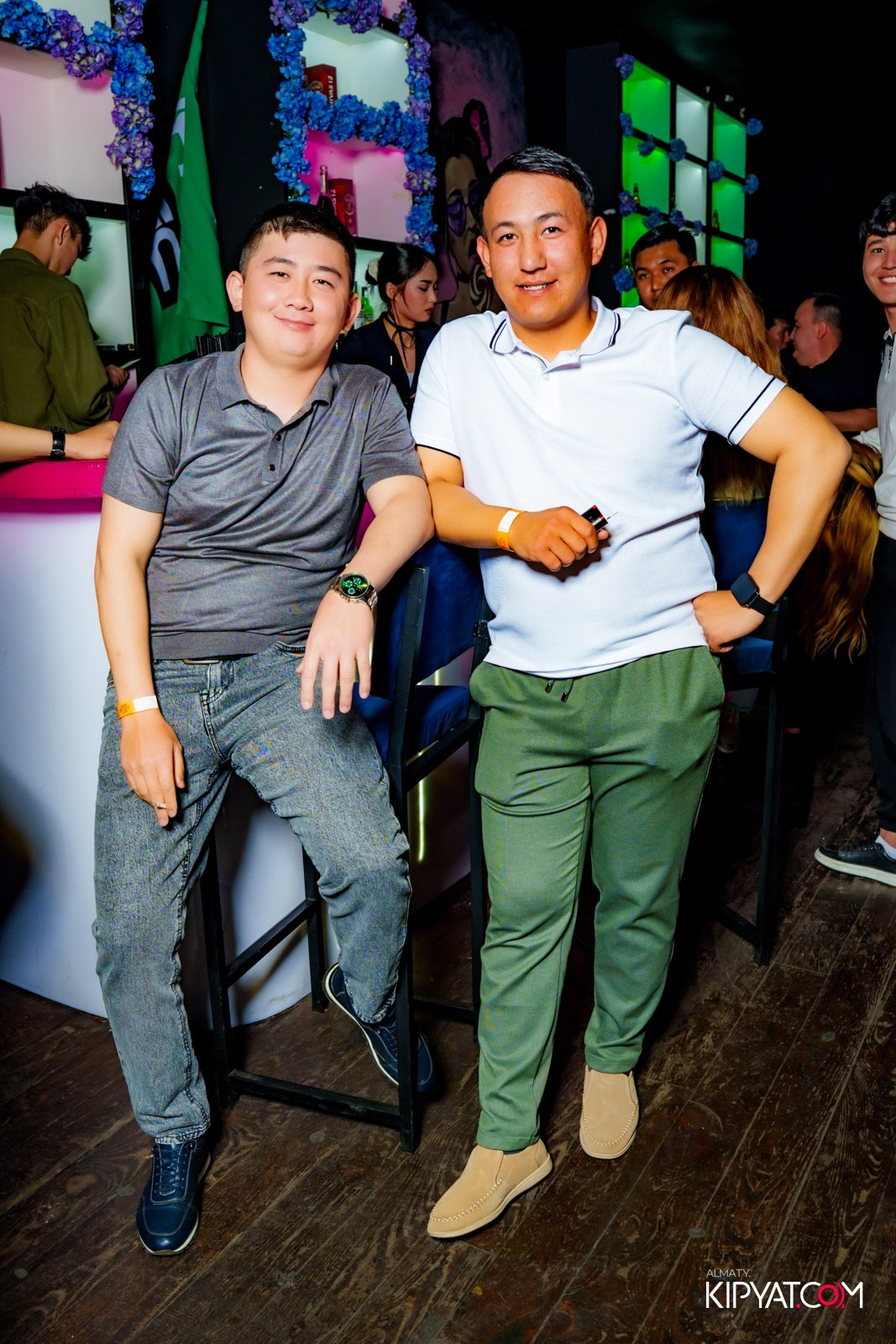 UYAT EMES BAR. КИПЯТКОМ АЛМАТЫ!