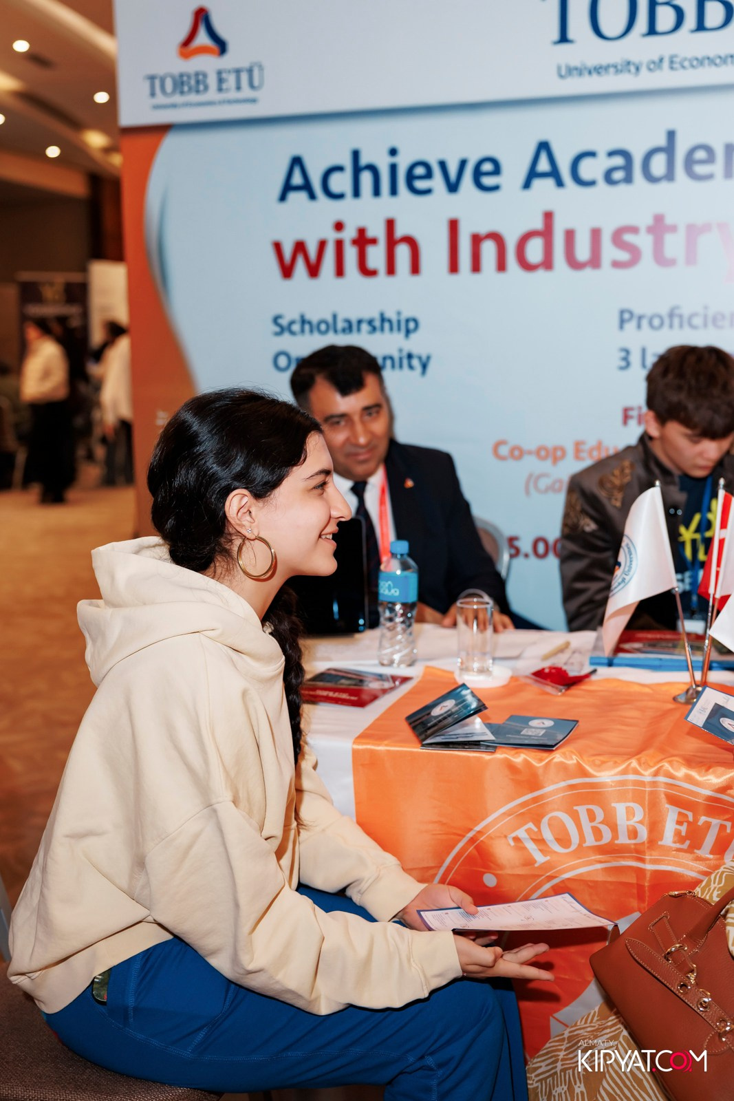 ВЫСТАВКА ТУРЕЦКИХ УНИВЕРСИТЕТОВ. КИПЯТКОМ АЛМАТЫ! Фотосъемка мероприятий в Алматы