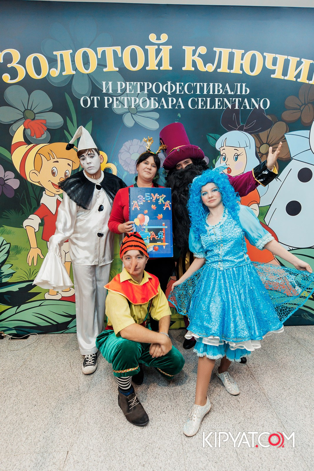 ЗОЛОТОЙ КЛЮЧИК И РЕТРОФЕСТИВАЛЬ ОТ РЕСТОБАРА CELENTANO. КИПЯТКОМ АЛМАТЫ!