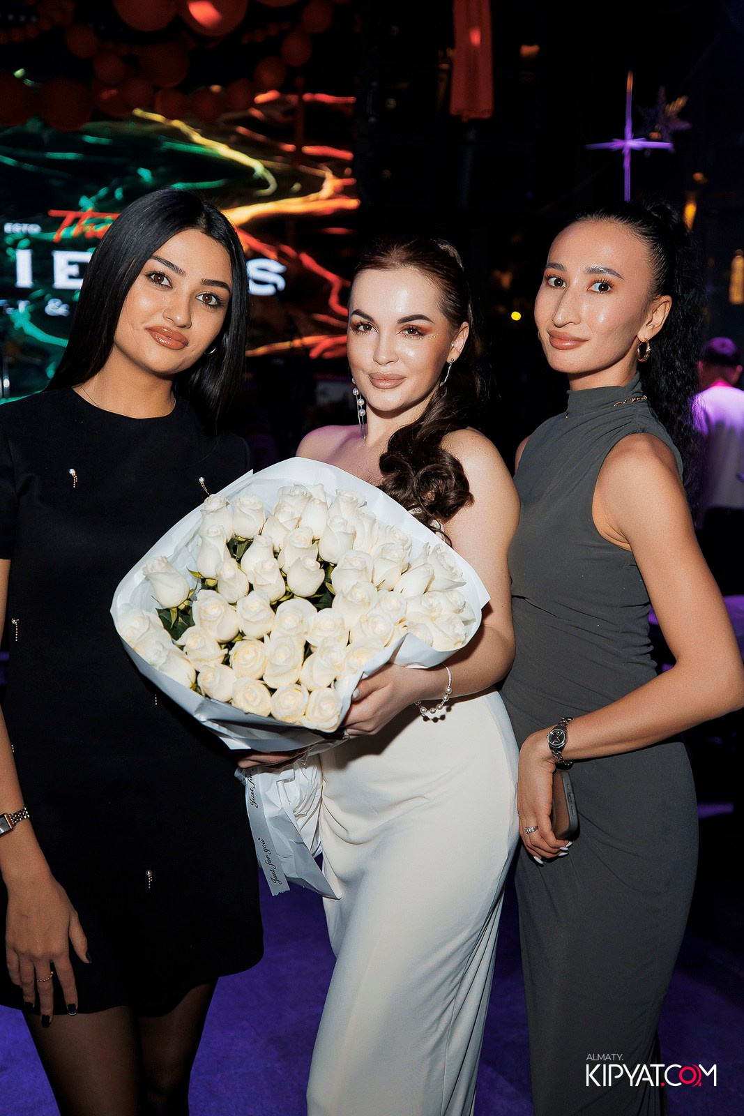 FRIENDS BAR & TERRACE. КИПЯТКОМ АЛМАТЫ! Фотосъемка мероприятий в Алматы