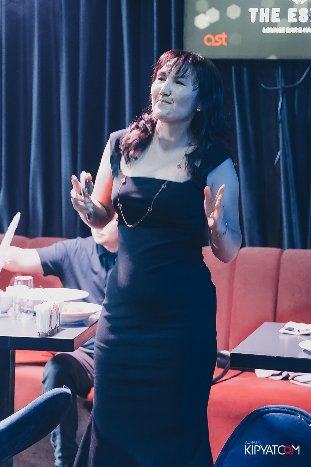 THE ESTATE КАРАОКЕ 1 ГОД. КИПЯТКОМ АЛМАТЫ!