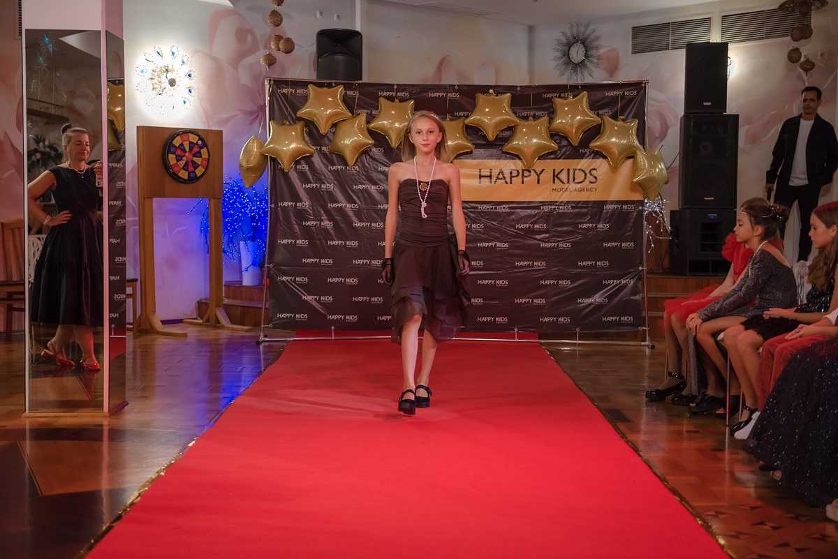 HAPPYkids дефиле санаторий Октябрьский. Семейный и коммерческий фотограф в Сочи Александр Бодунов
