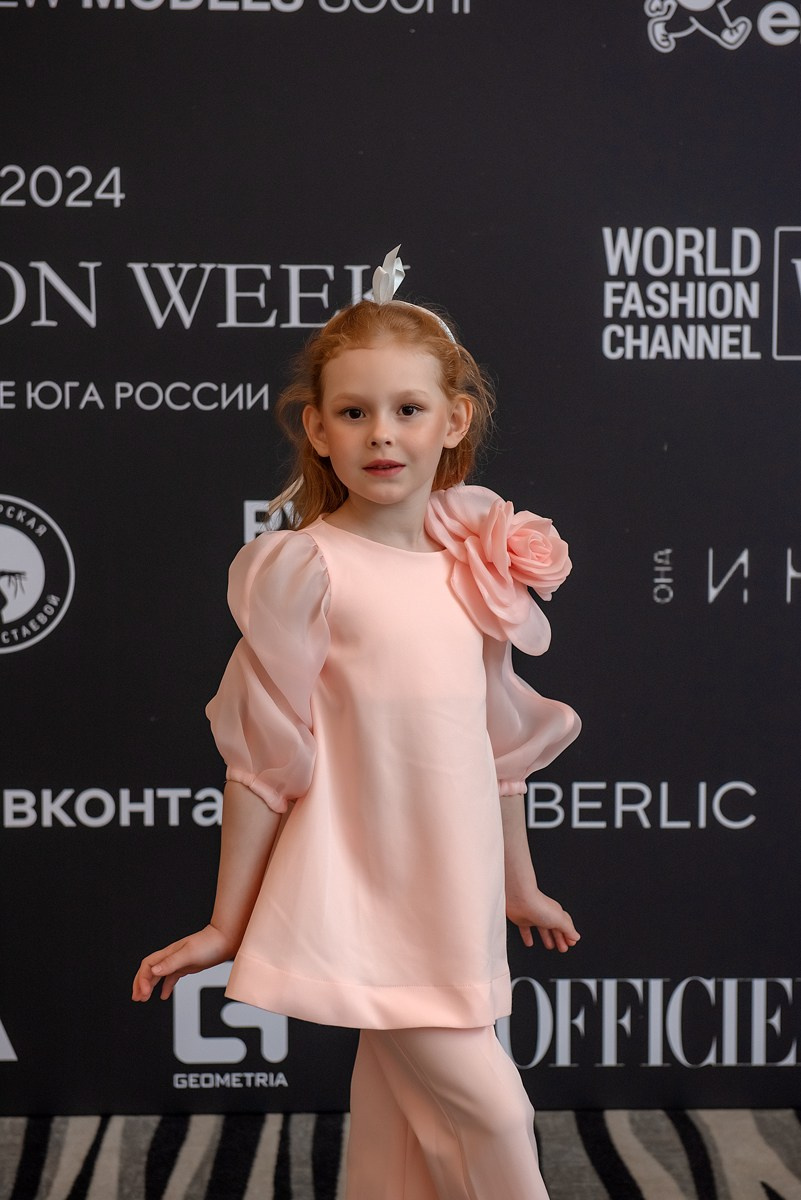 SochiFashionWeek2024 дизайнер Анохина. Семейный и коммерческий фотограф в Сочи Александр Бодунов