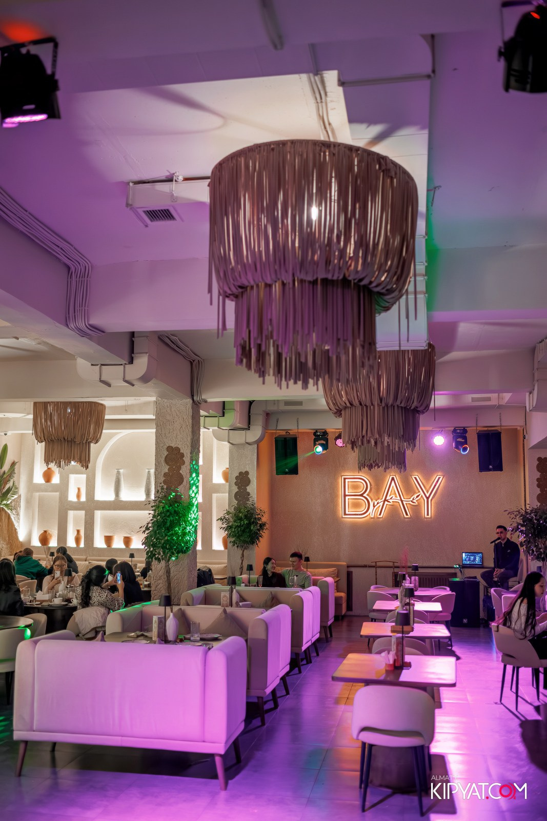 BAY RESTAURANT & BAR. КИПЯТКОМ АЛМАТЫ!
