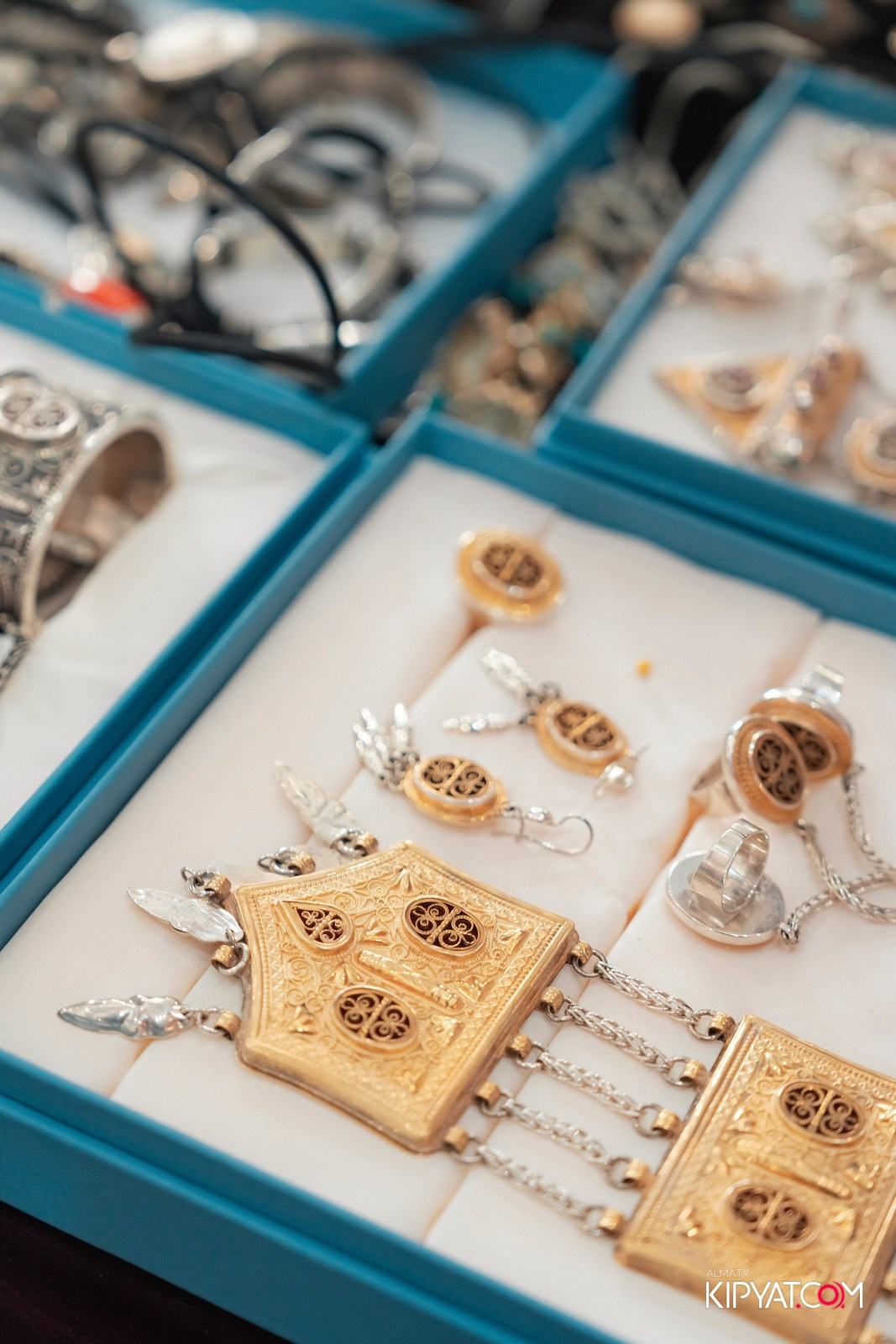 ETHNO POP-UP STORE, SABANTOI B SADU ARENA. КИПЯТКОМ АЛМАТЫ!